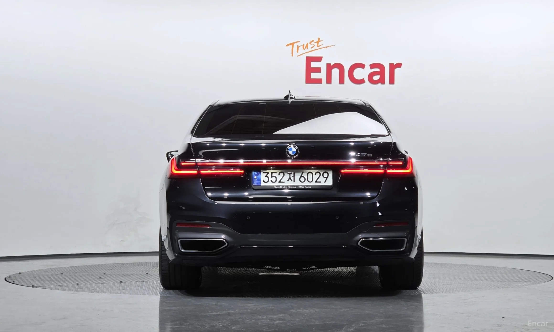 BMW 7 Series (G11) превью 3