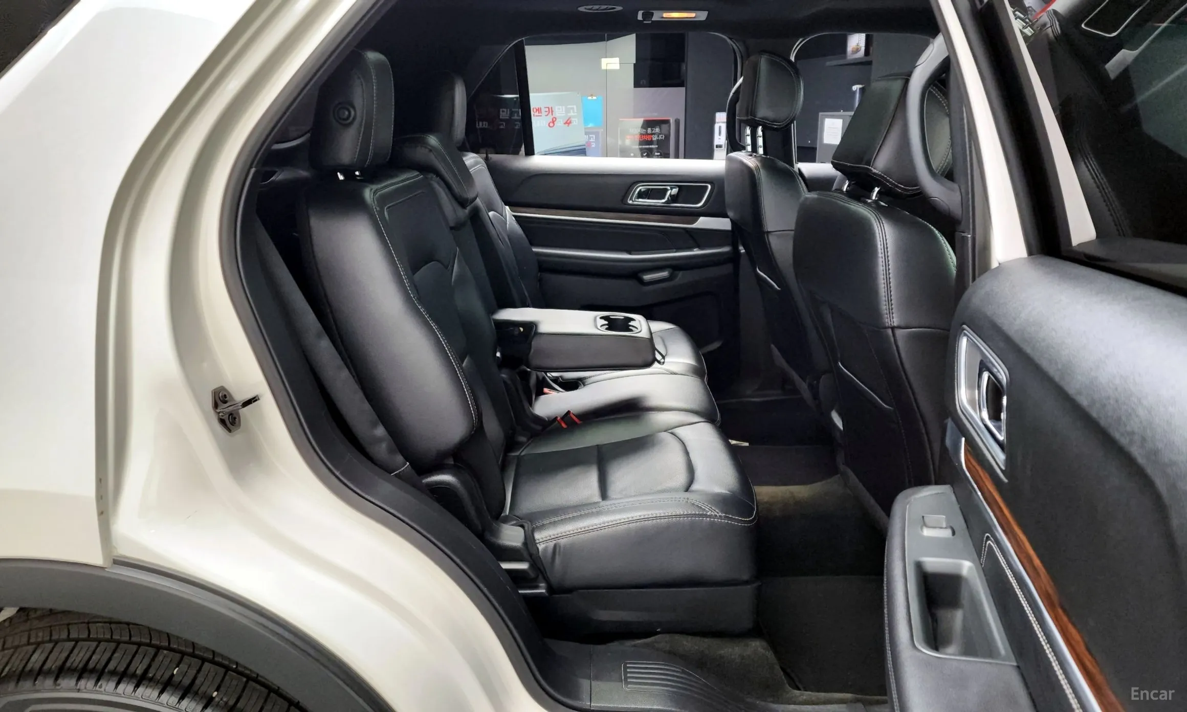 Ford Explorer превью 12