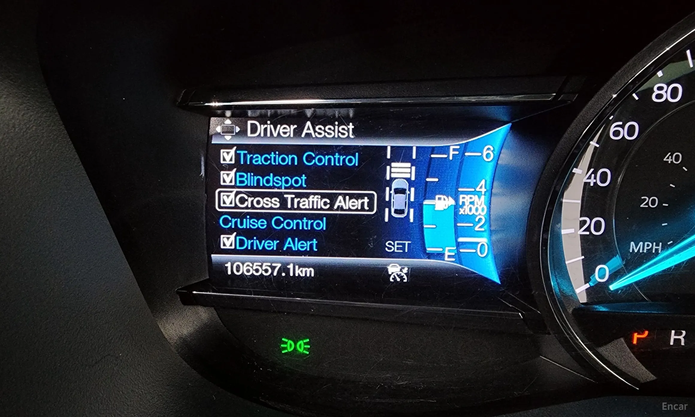 Ford Explorer превью 16