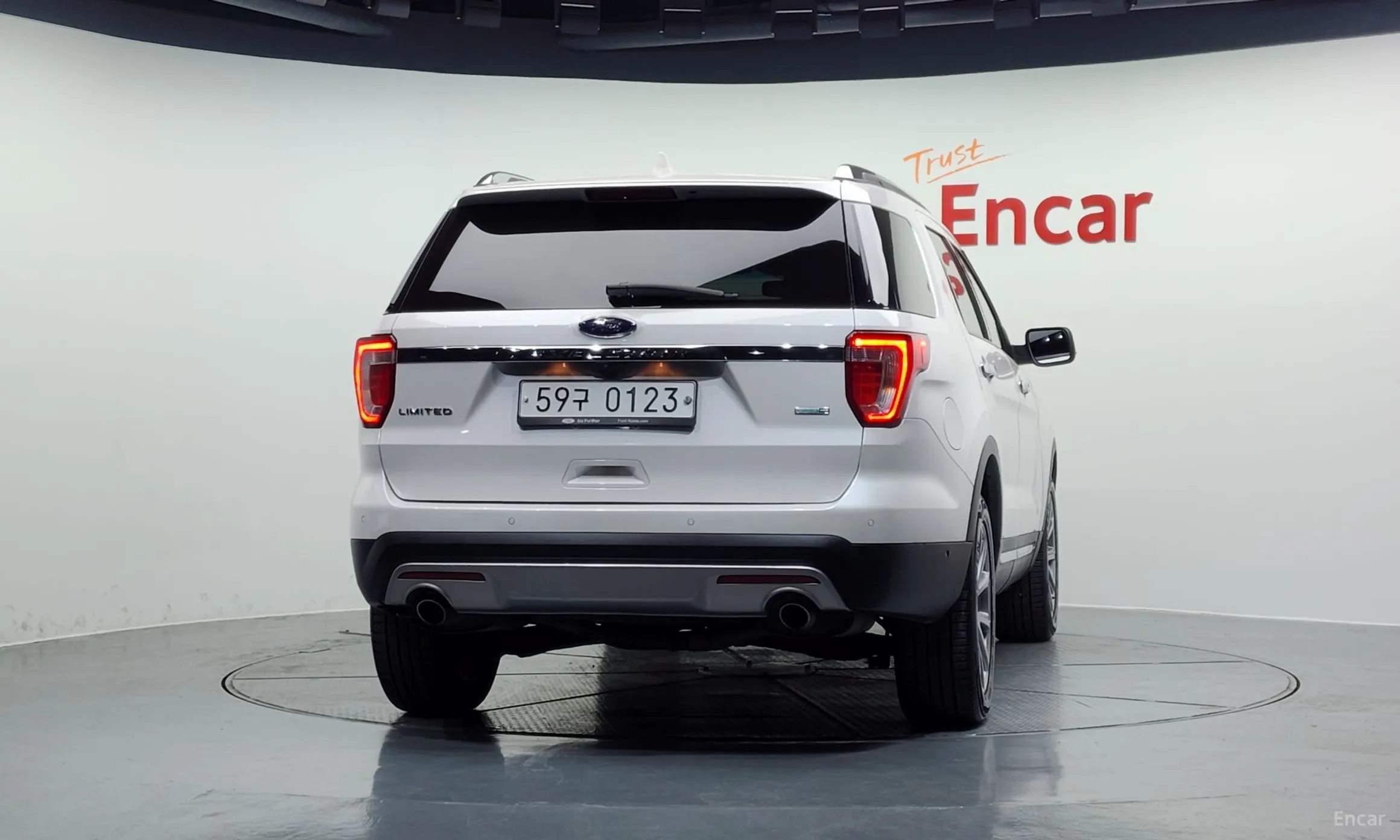 Ford Explorer превью 4