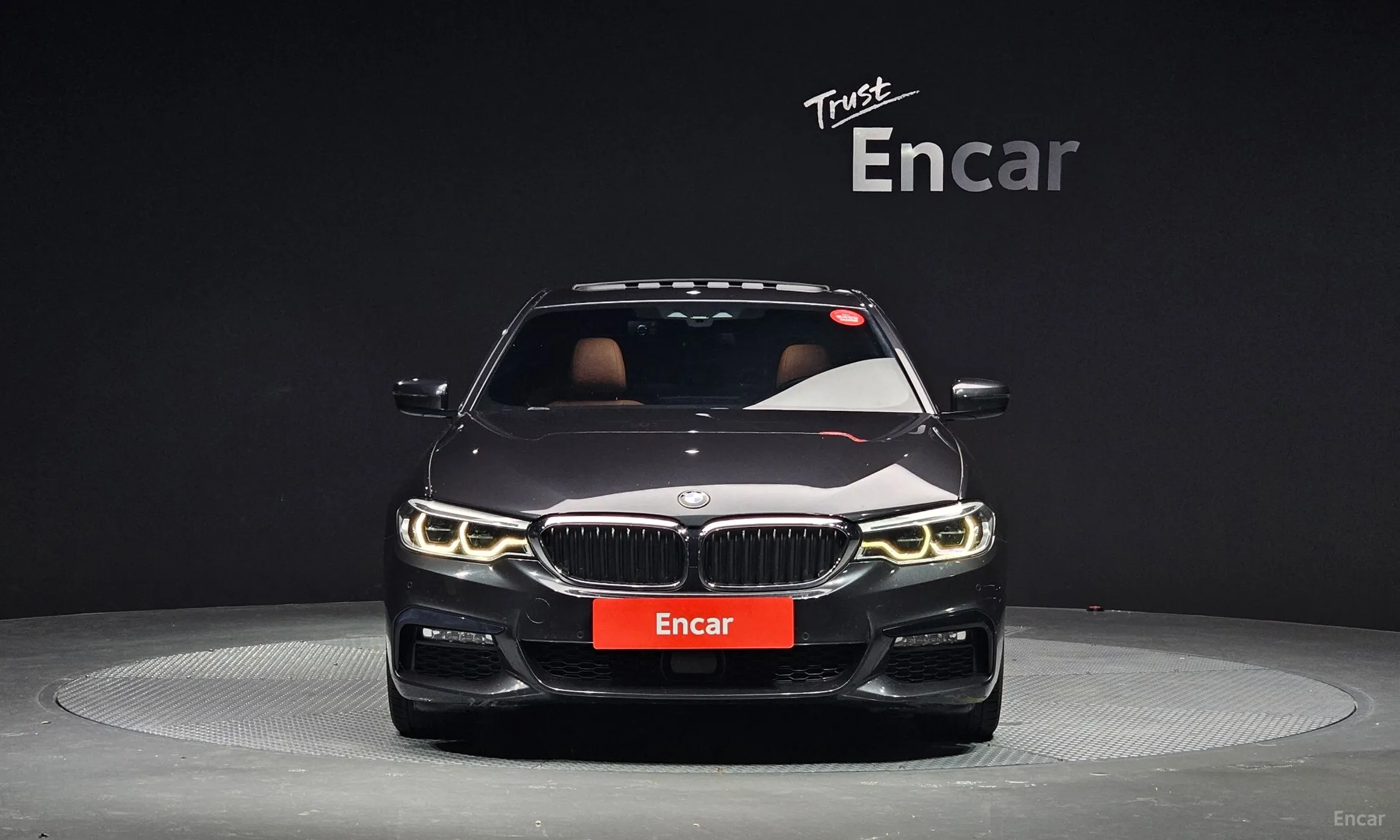 BMW 5 Series (G30) превью 2