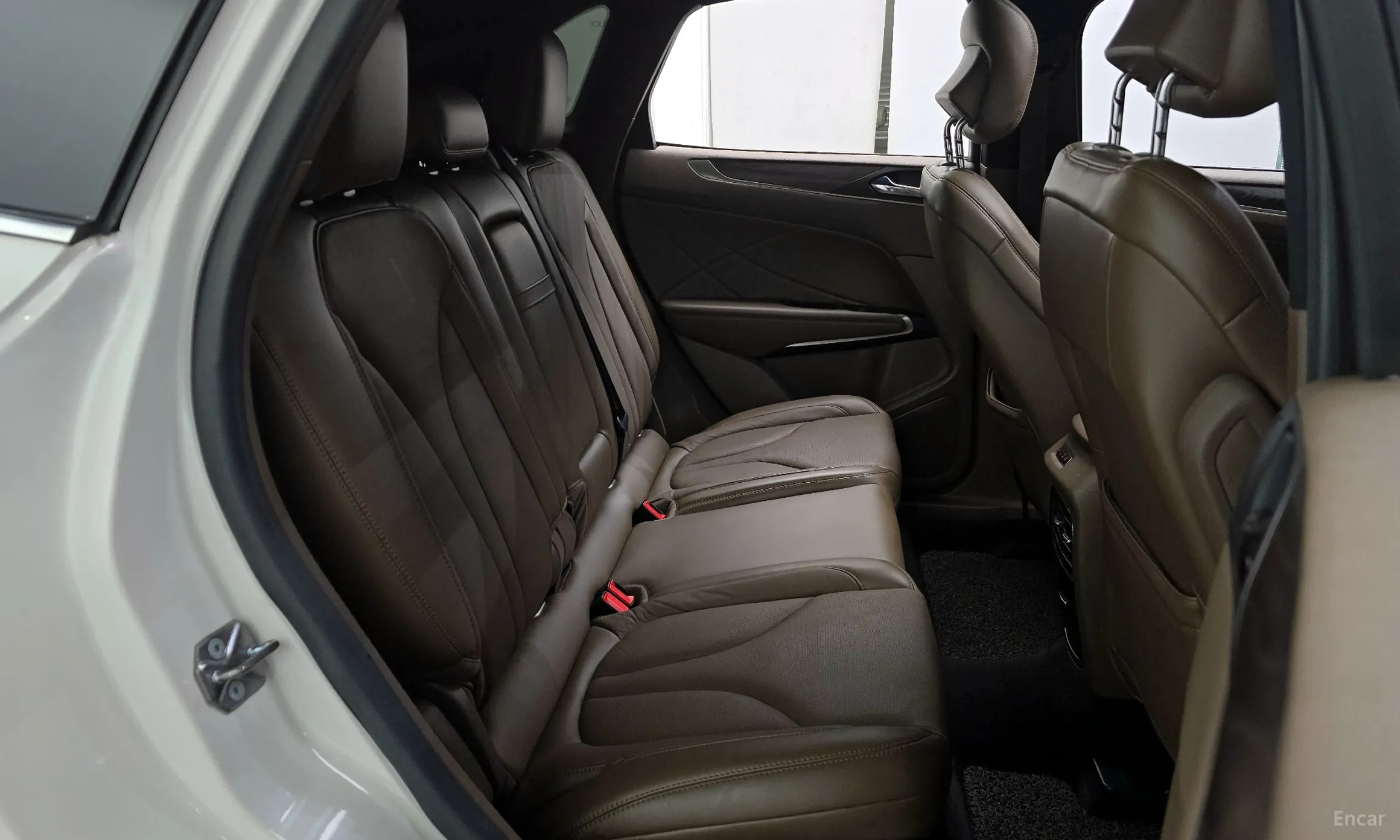 Lincoln MKC превью 11