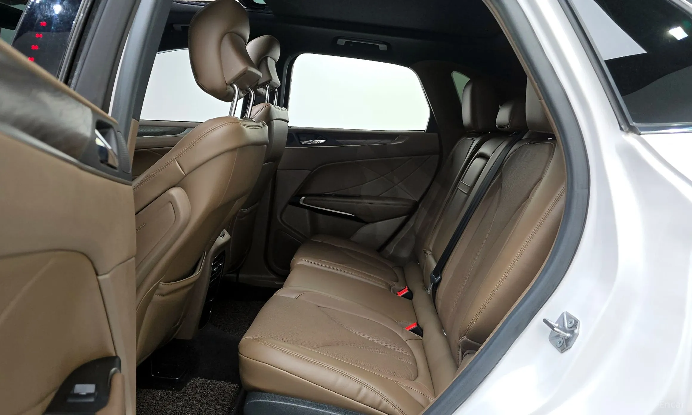 Lincoln MKC превью 12
