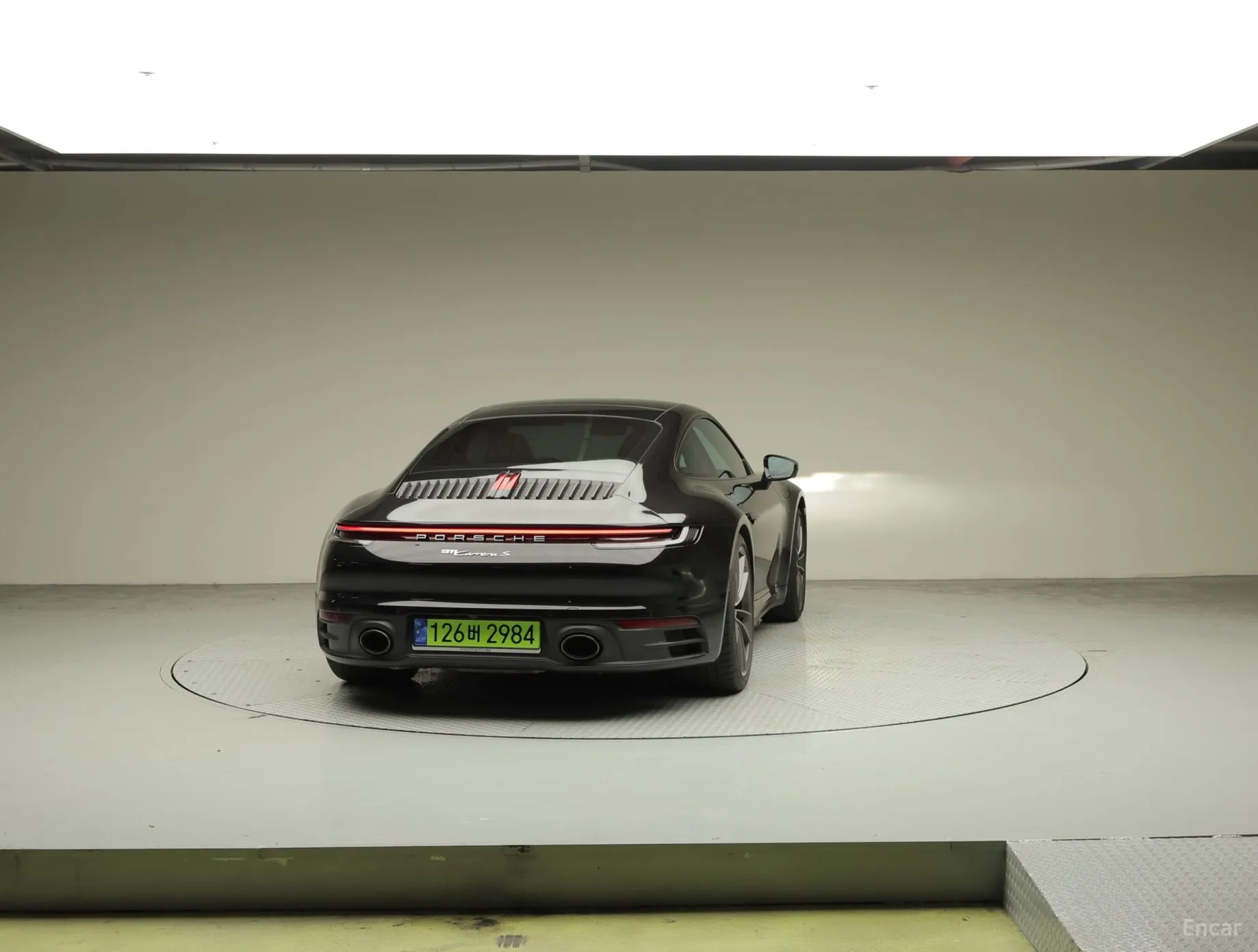 Porsche 911 (992) превью 3