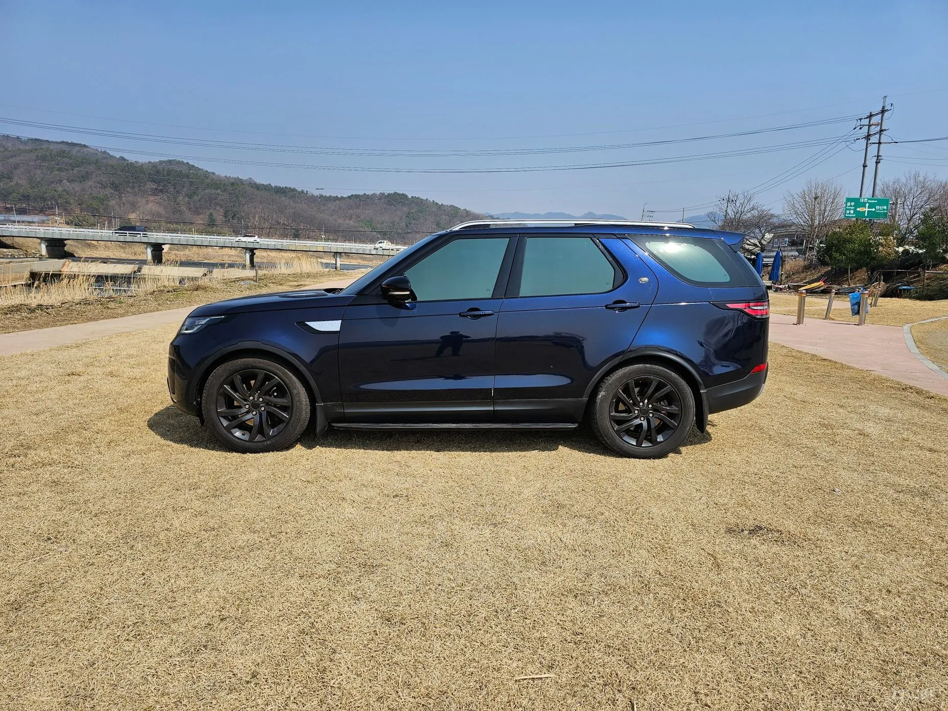 Land Rover Discovery 5 превью 4