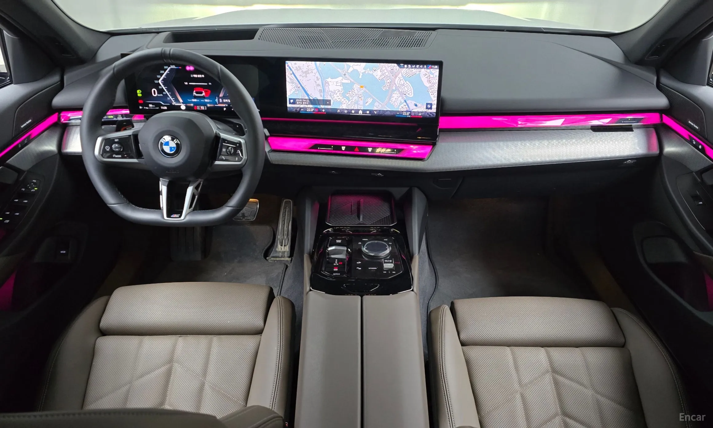 BMW 5 Series (G60) превью 4