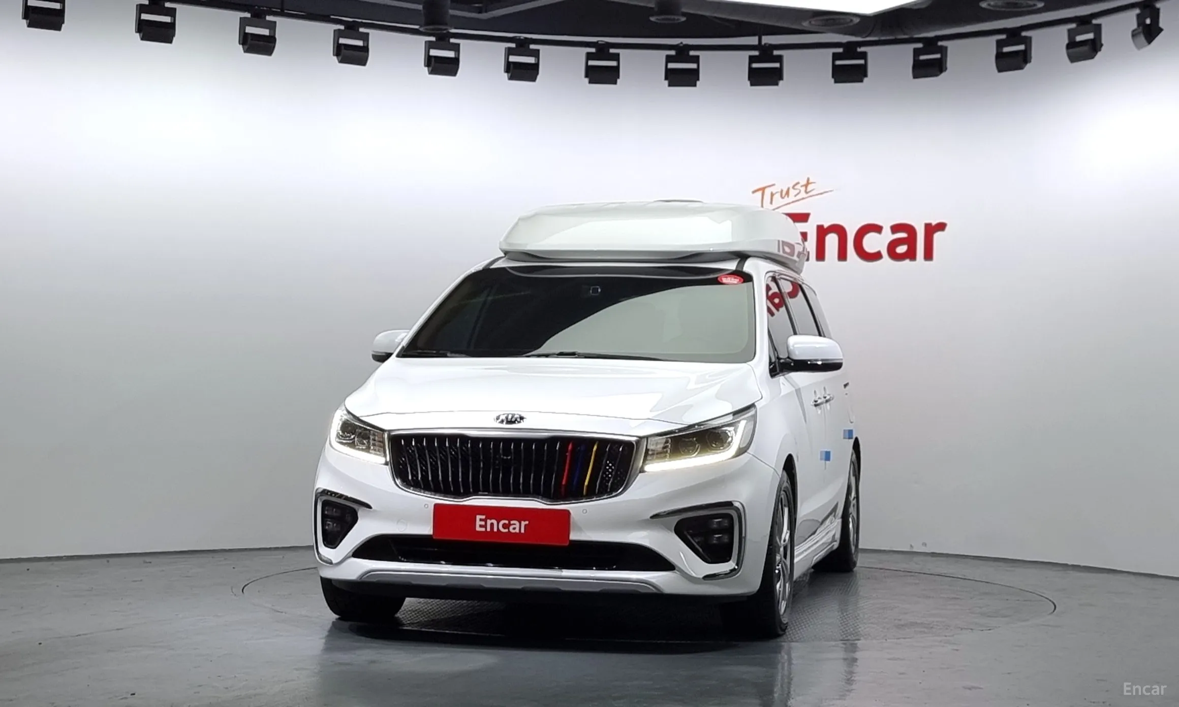 Kia Carnival превью 2