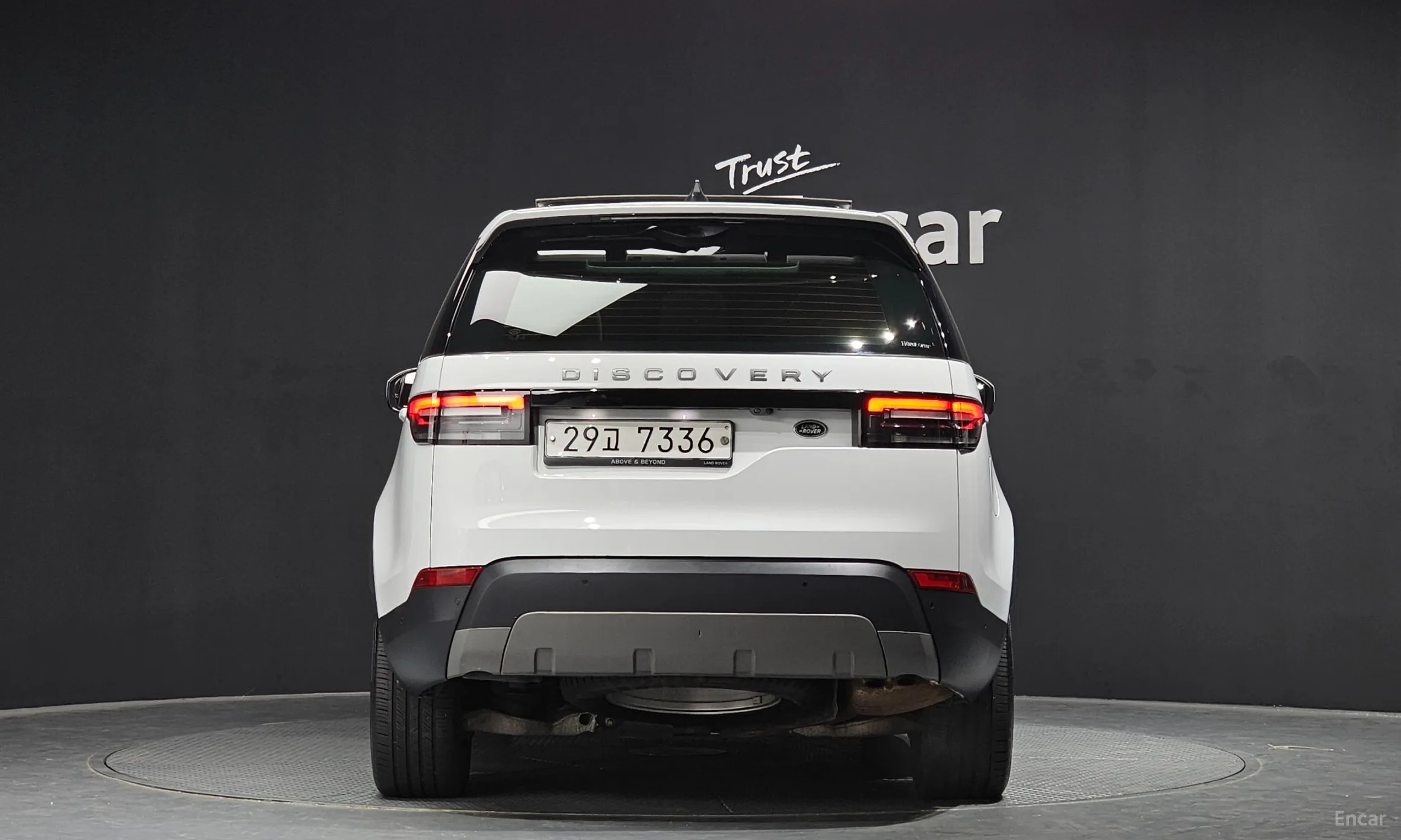 Land Rover Discovery 5 превью 3