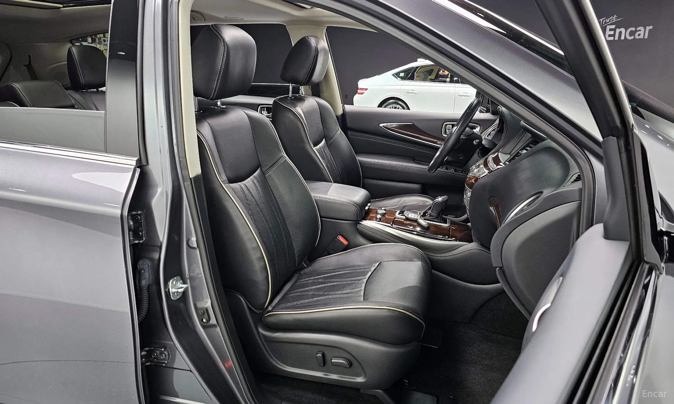 Infiniti QX60 превью 10