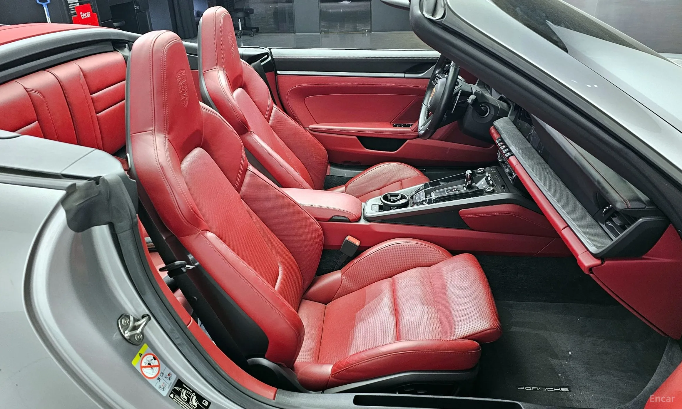 Porsche 911 (992) превью 10