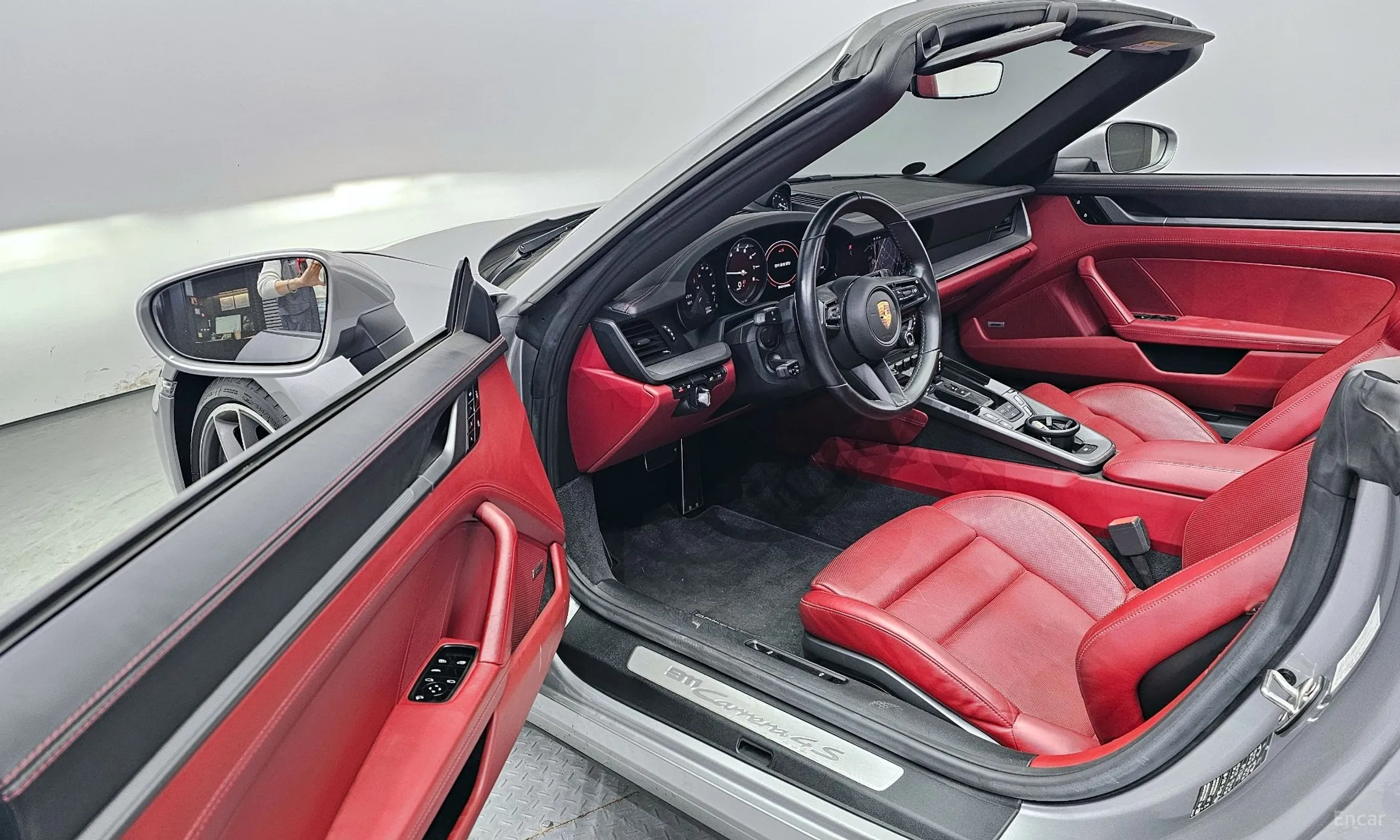 Porsche 911 (992) превью 11