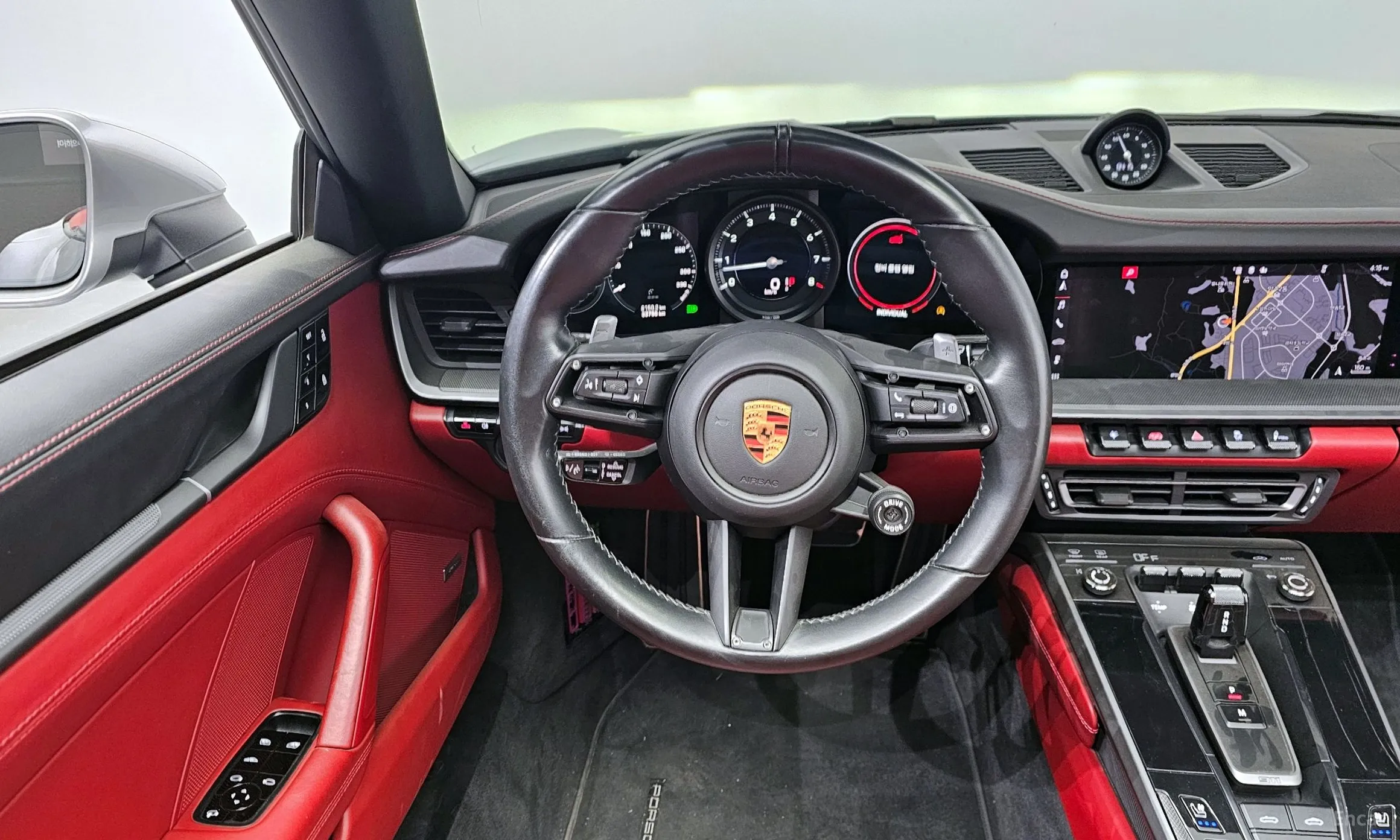 Porsche 911 (992) превью 13