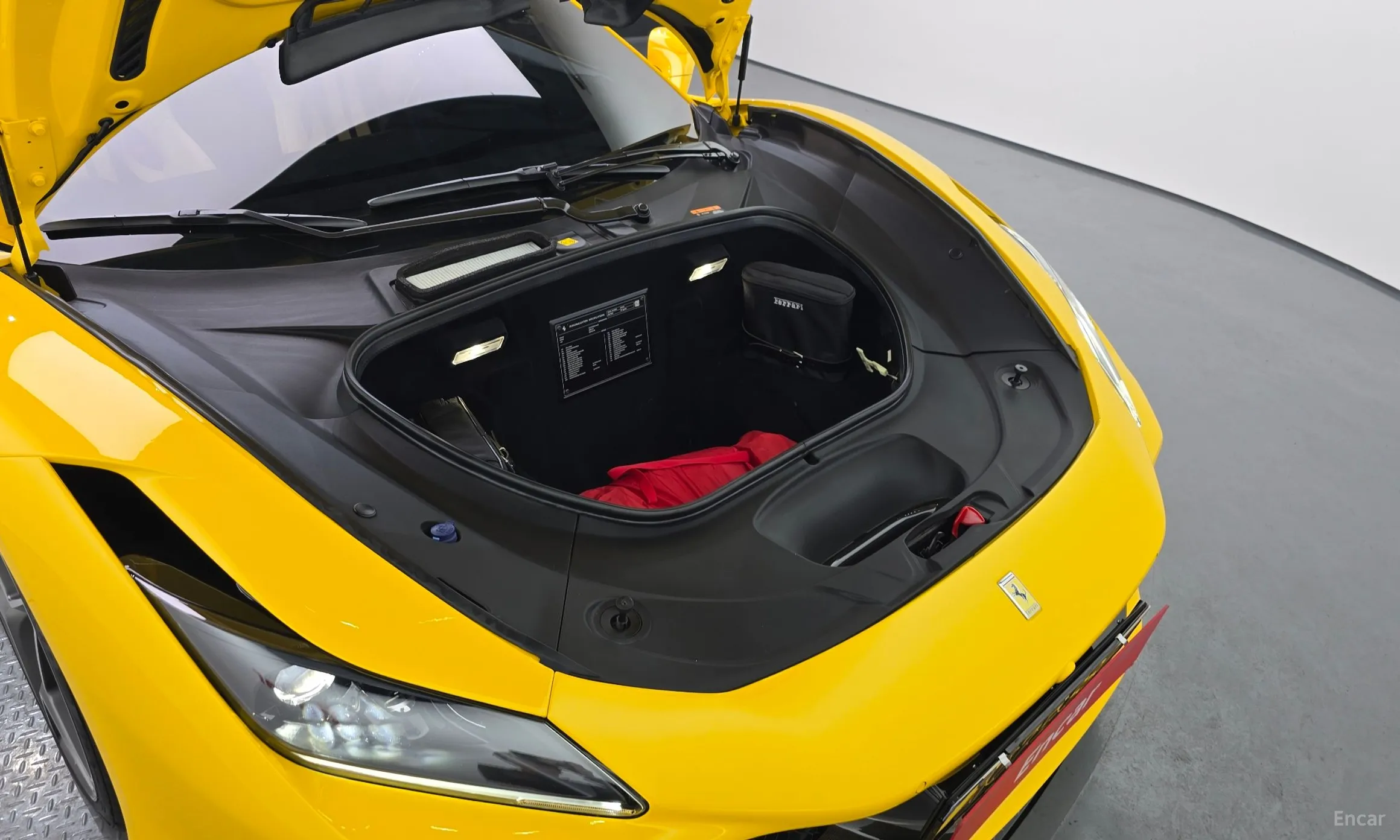Ferrari F8 Spider превью 20