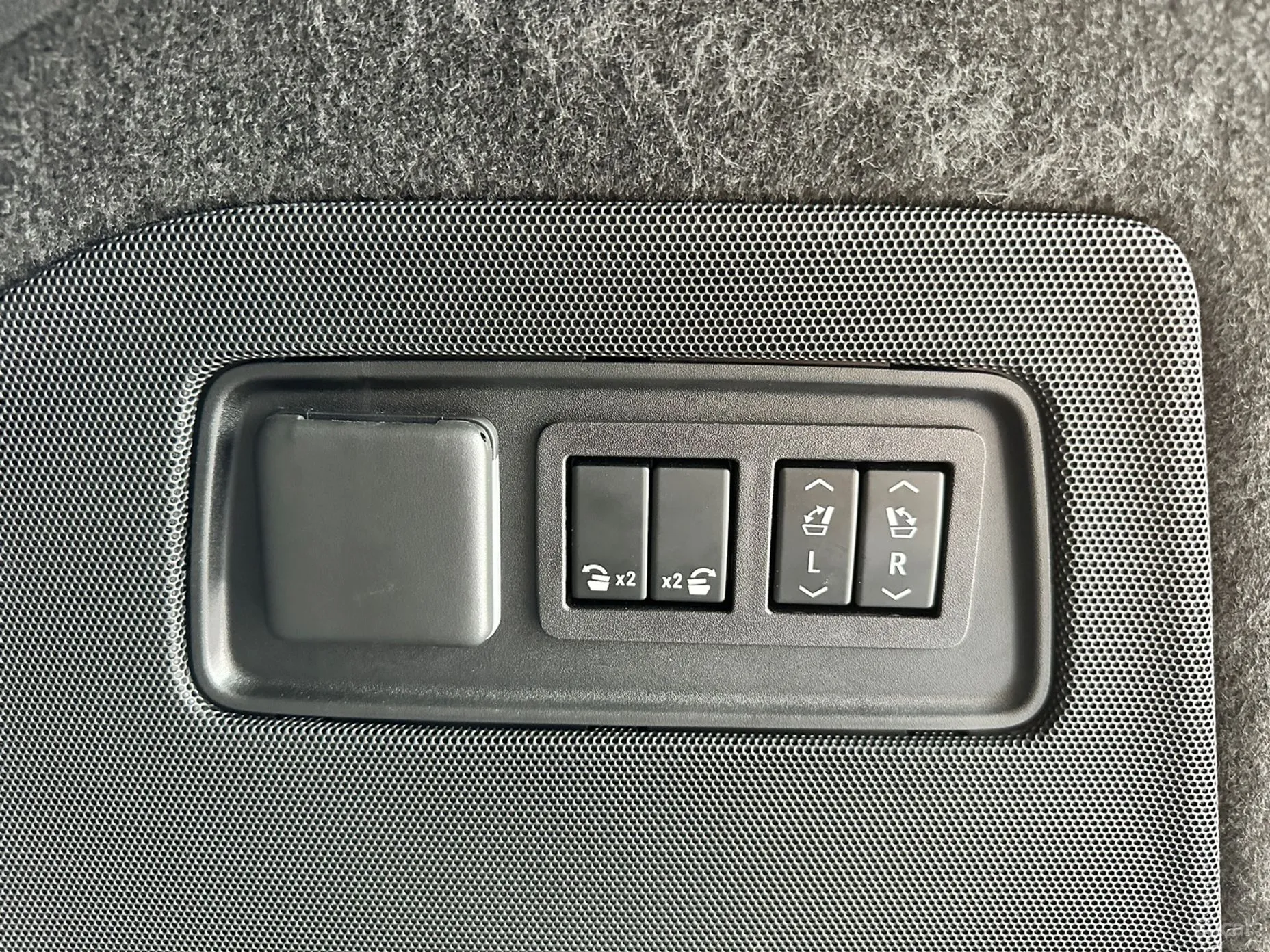 Cadillac Escalade 5th Generation превью 20