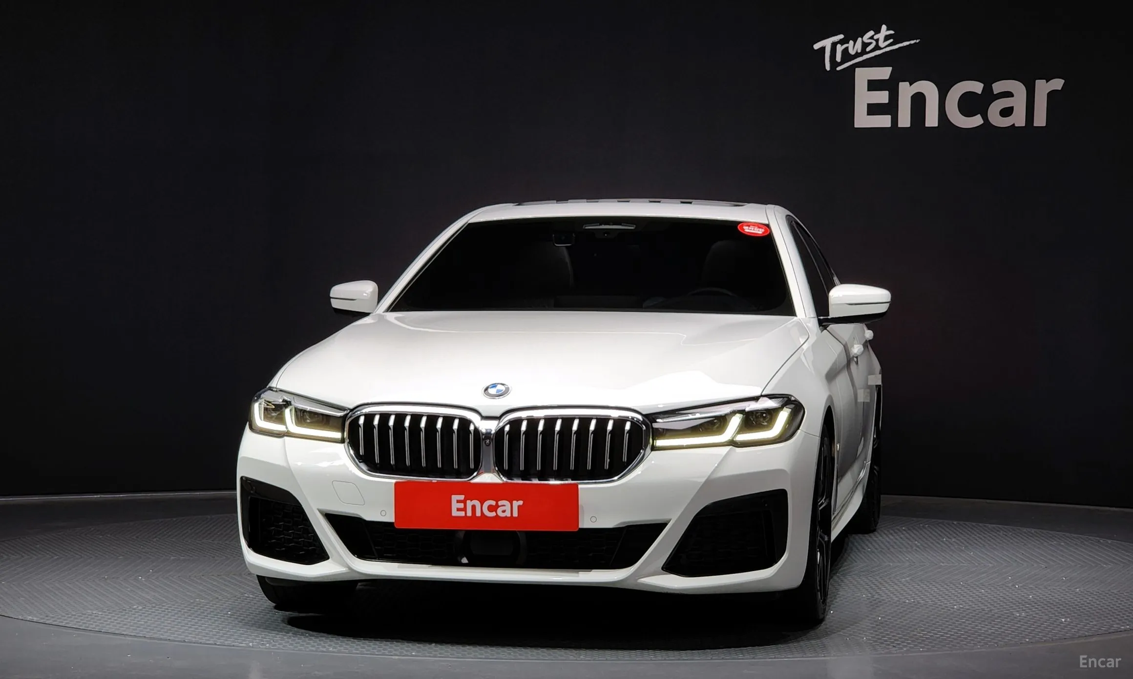 BMW 5 Series (G30) превью 2