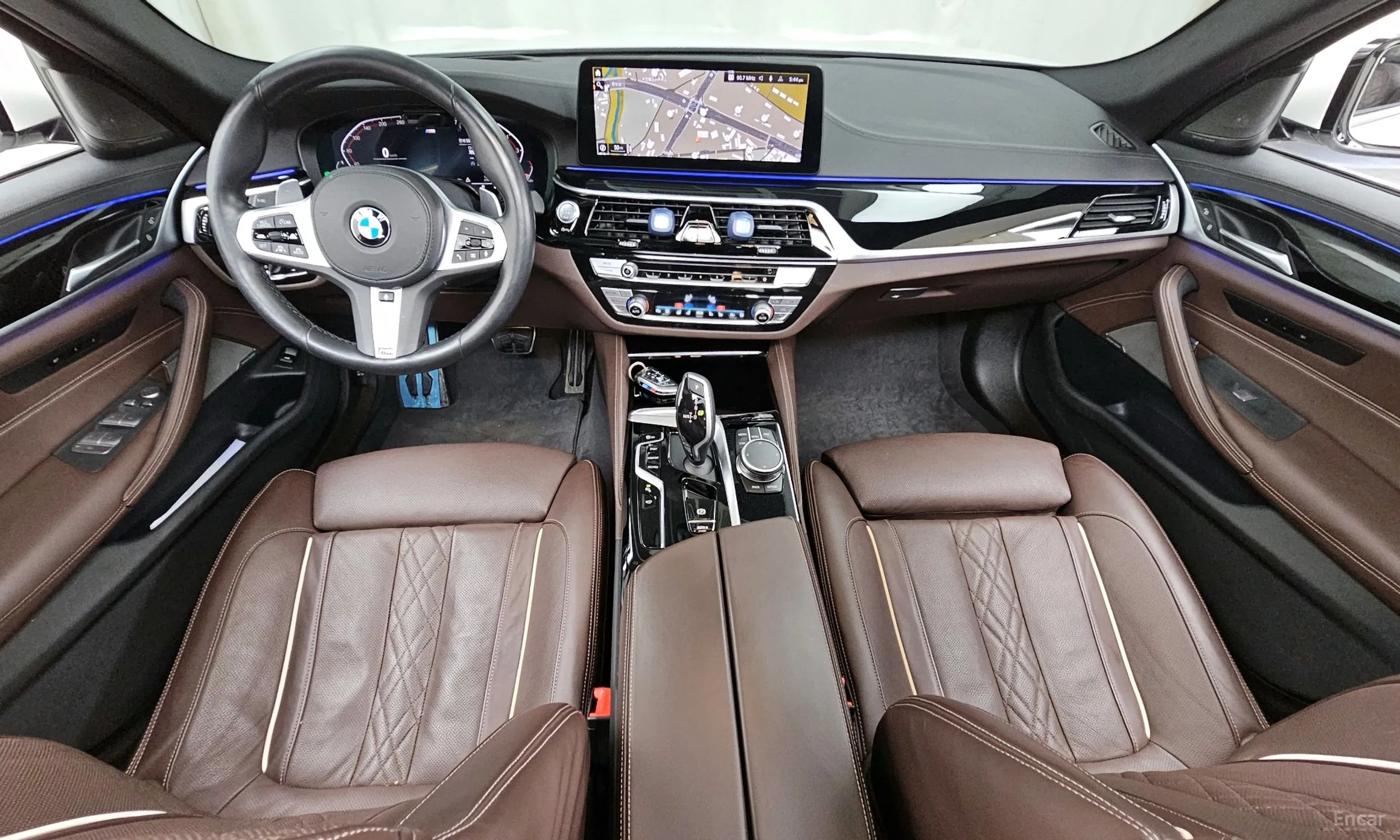 BMW 5 Series (G30) превью 4