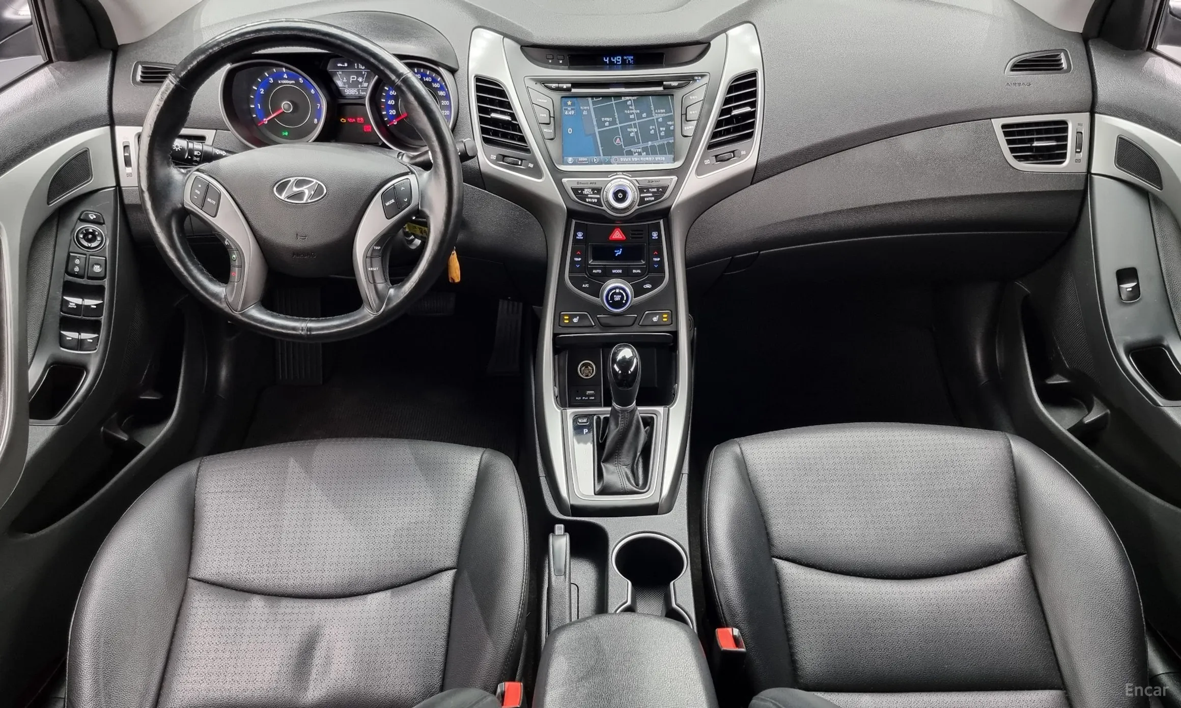 Hyundai Avante превью 4