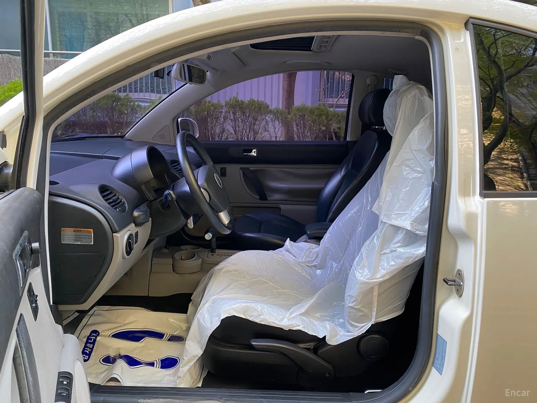 Volkswagen New Beetle превью 4