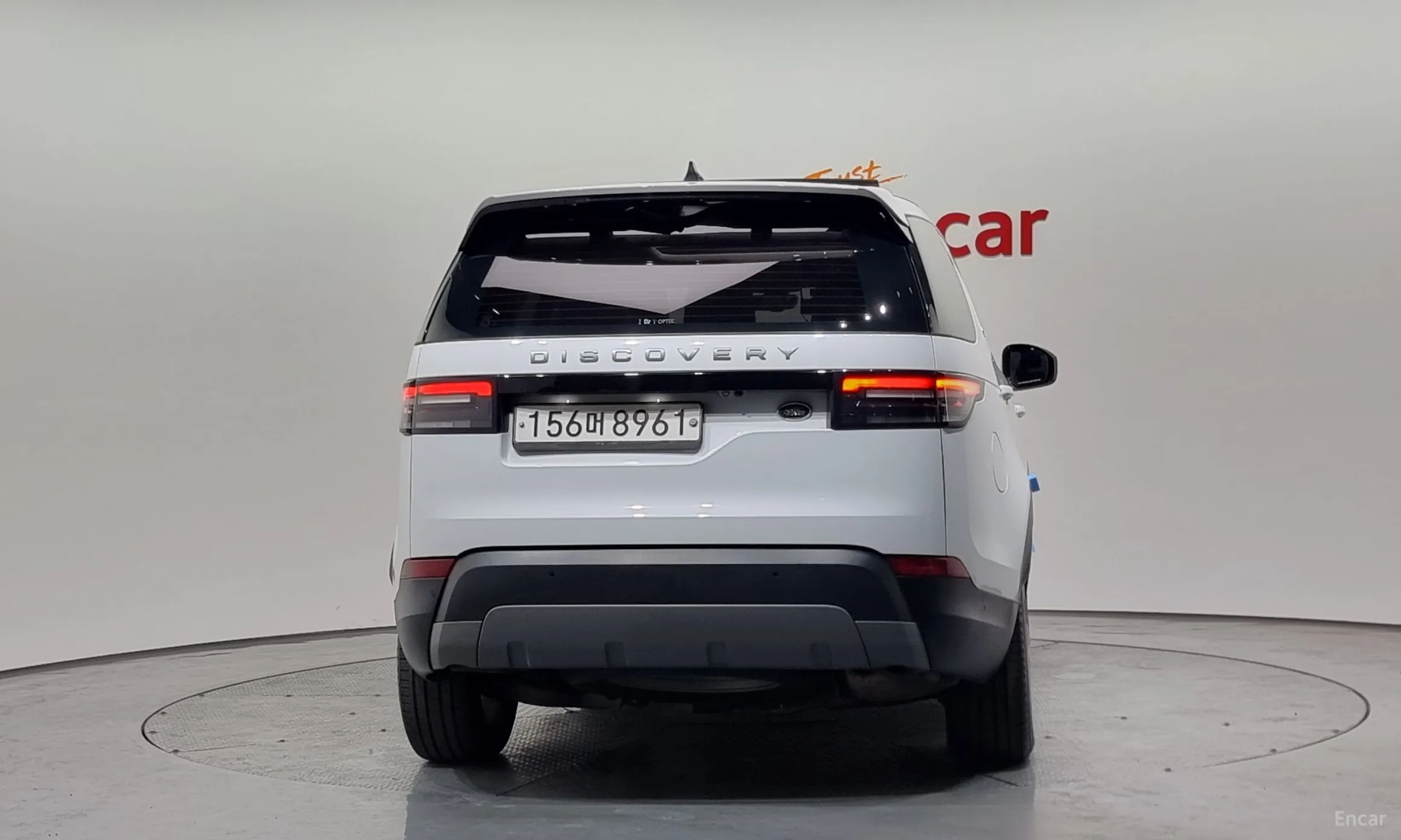 Land Rover Discovery 5 превью 3