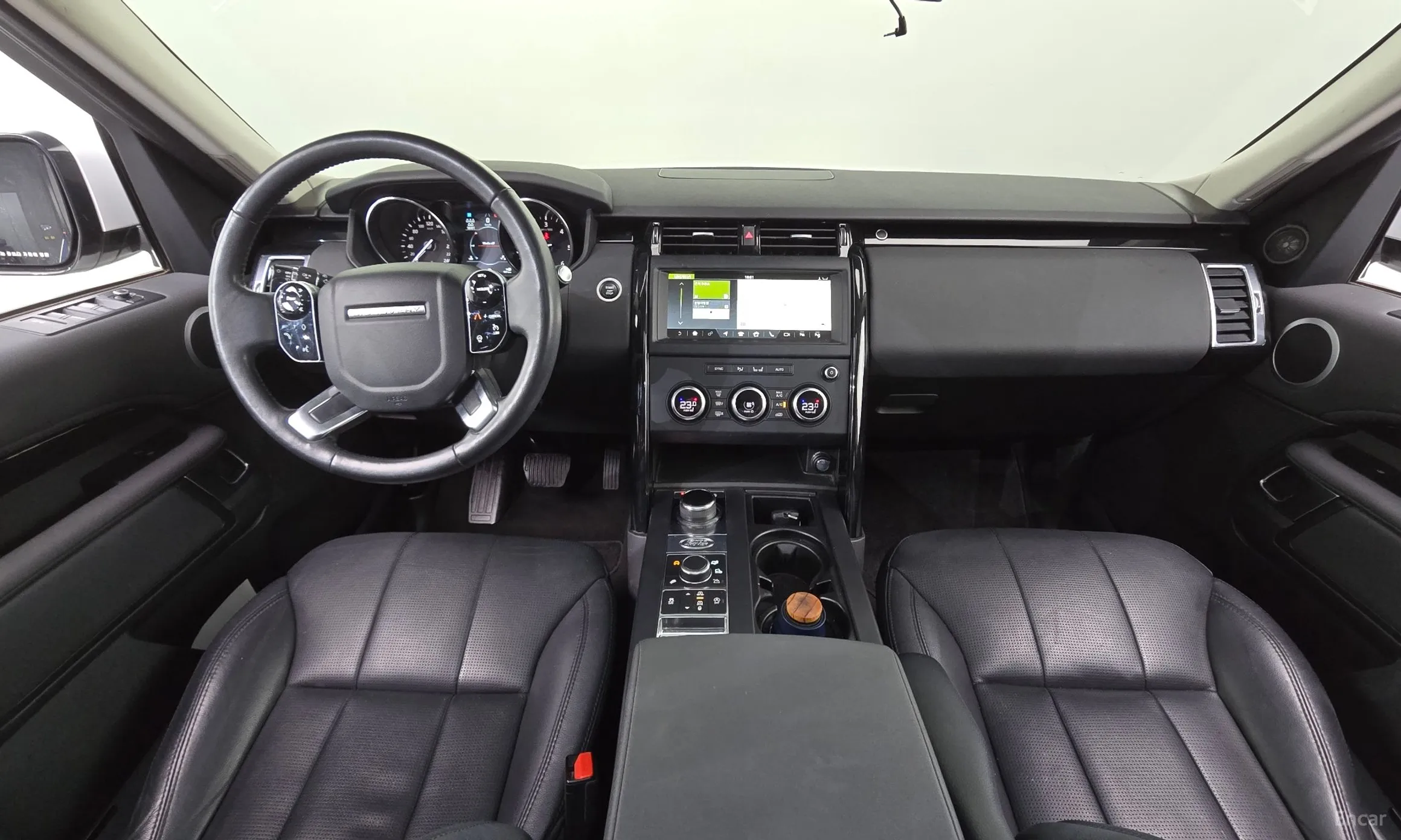Land Rover Discovery 5 превью 4