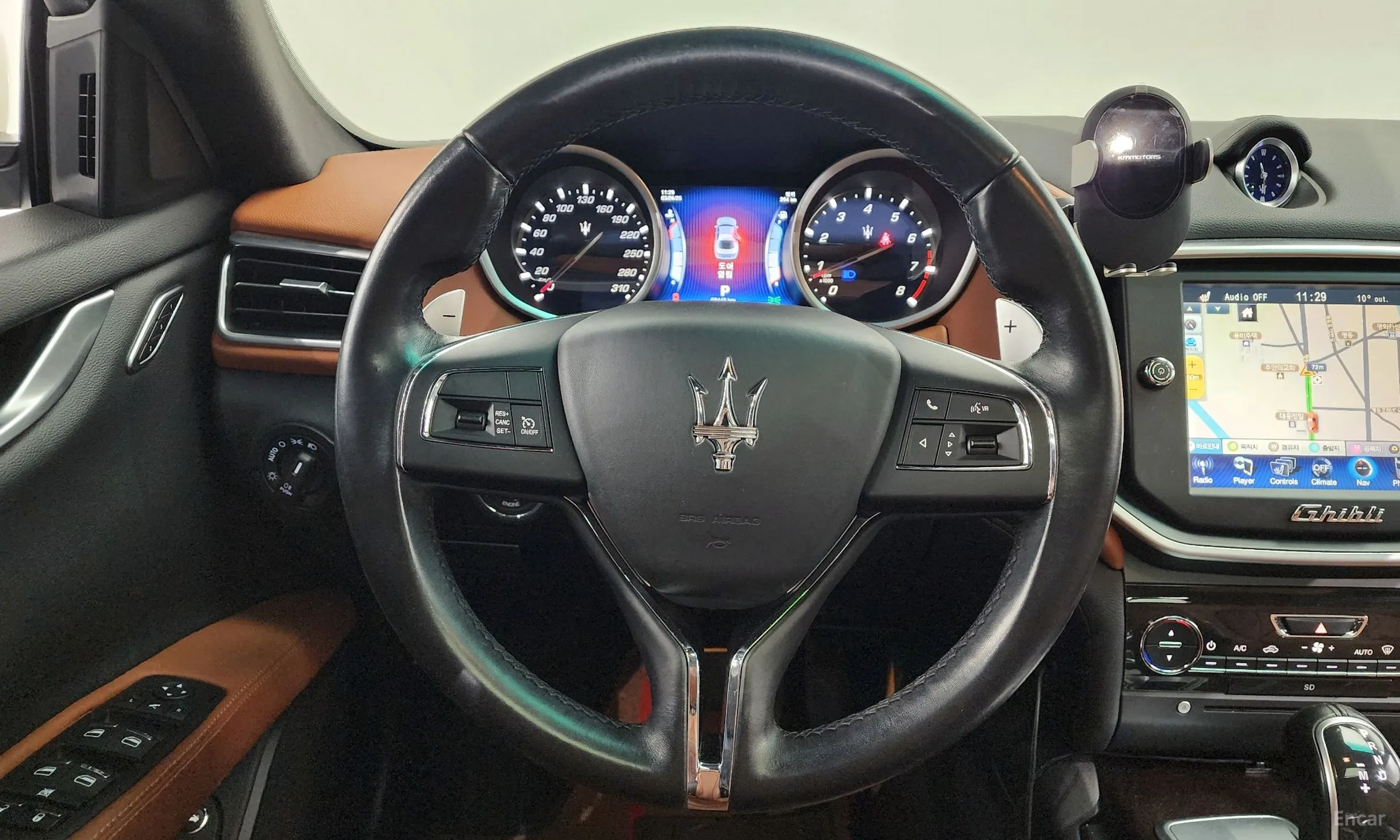 Maserati Ghibli превью 13