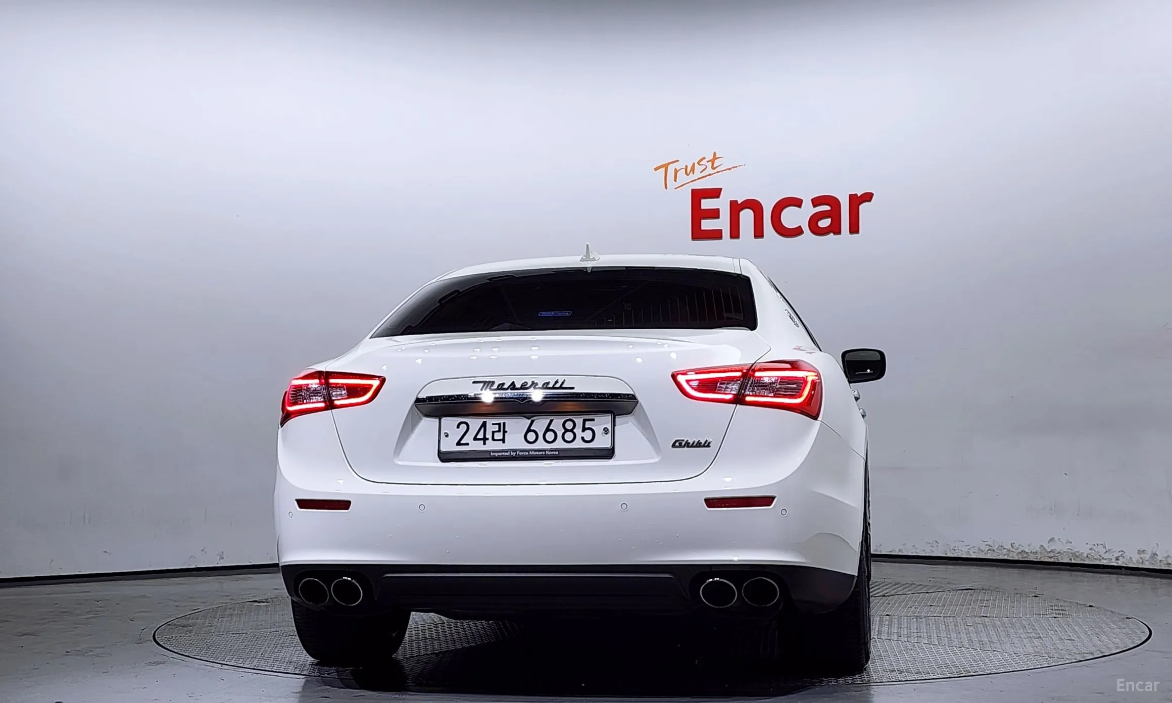 Maserati Ghibli превью 4