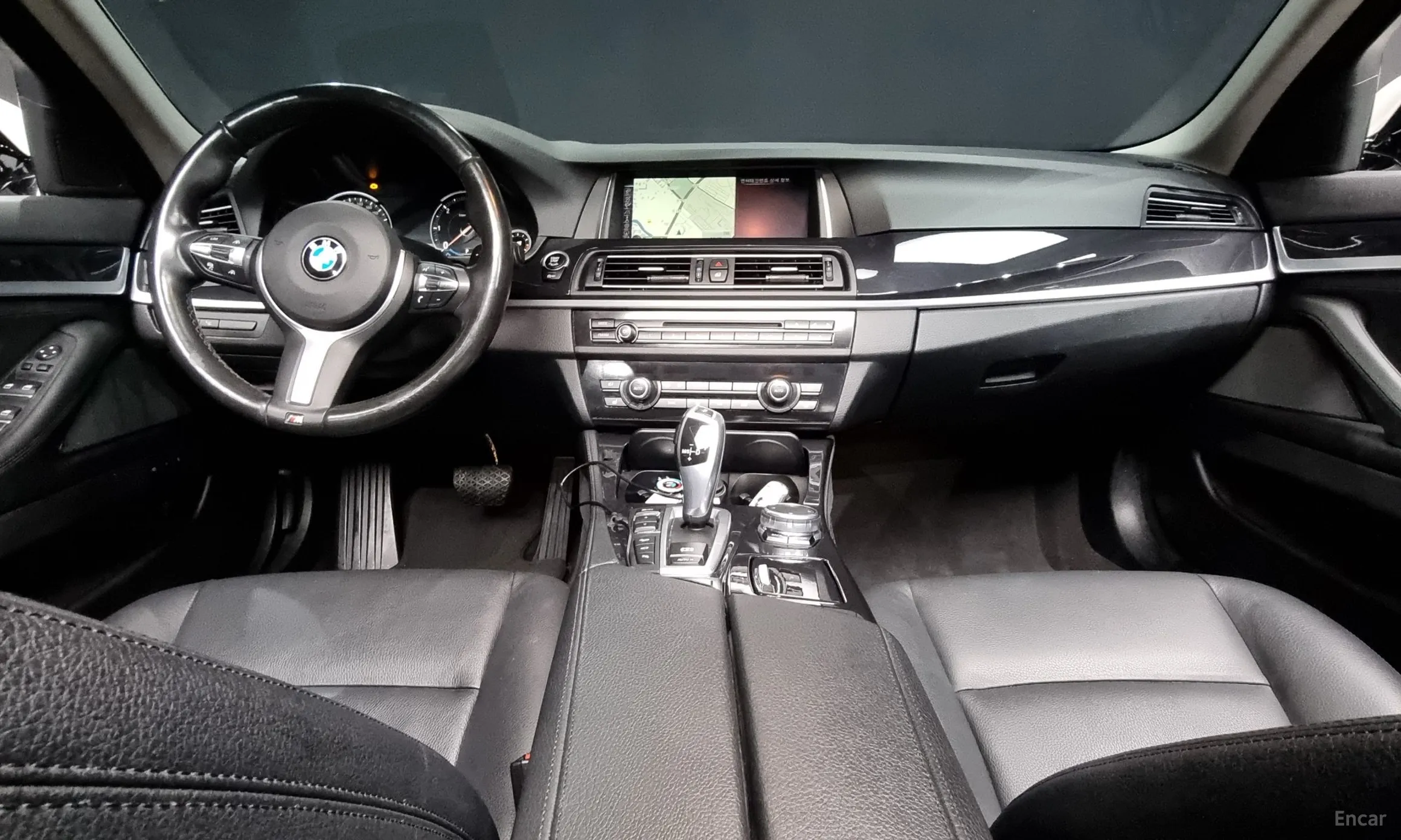 BMW 5 Series (F10) превью 4