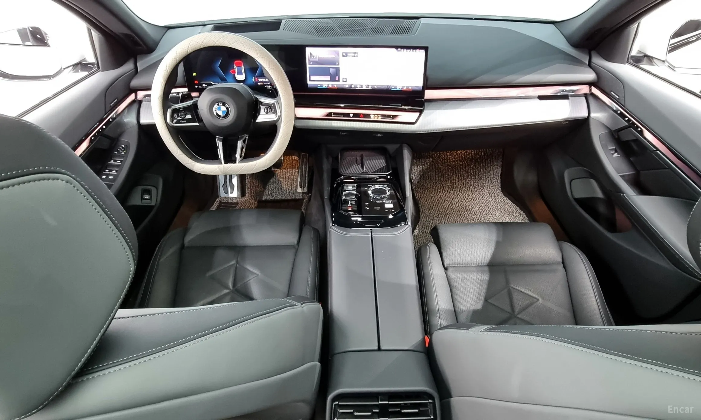BMW 5 Series (G60) превью 4