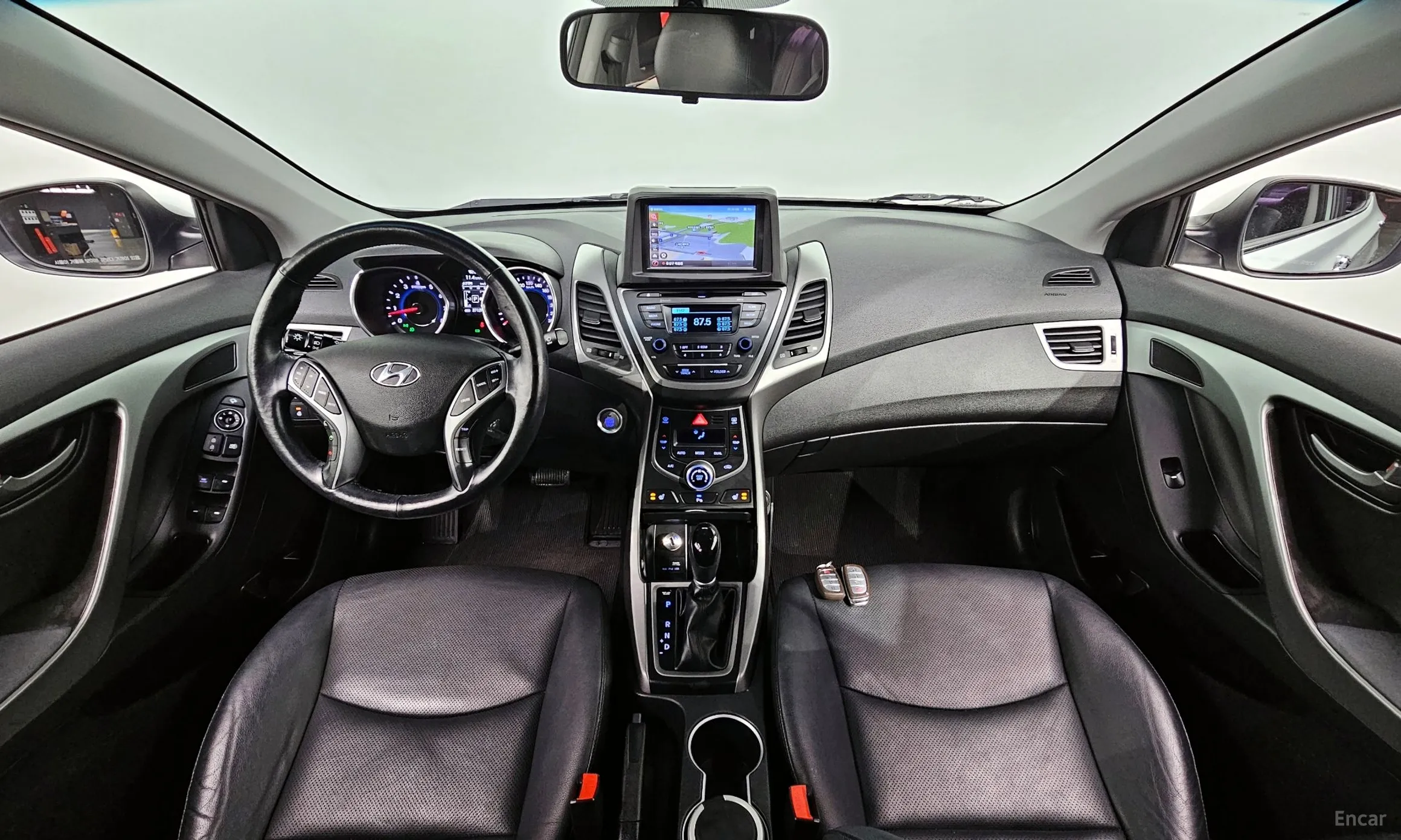 Hyundai Avante превью 4