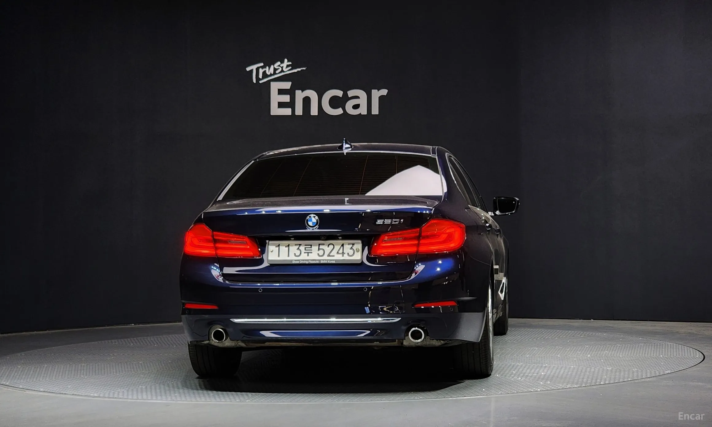 BMW 5 Series (G30) превью 3