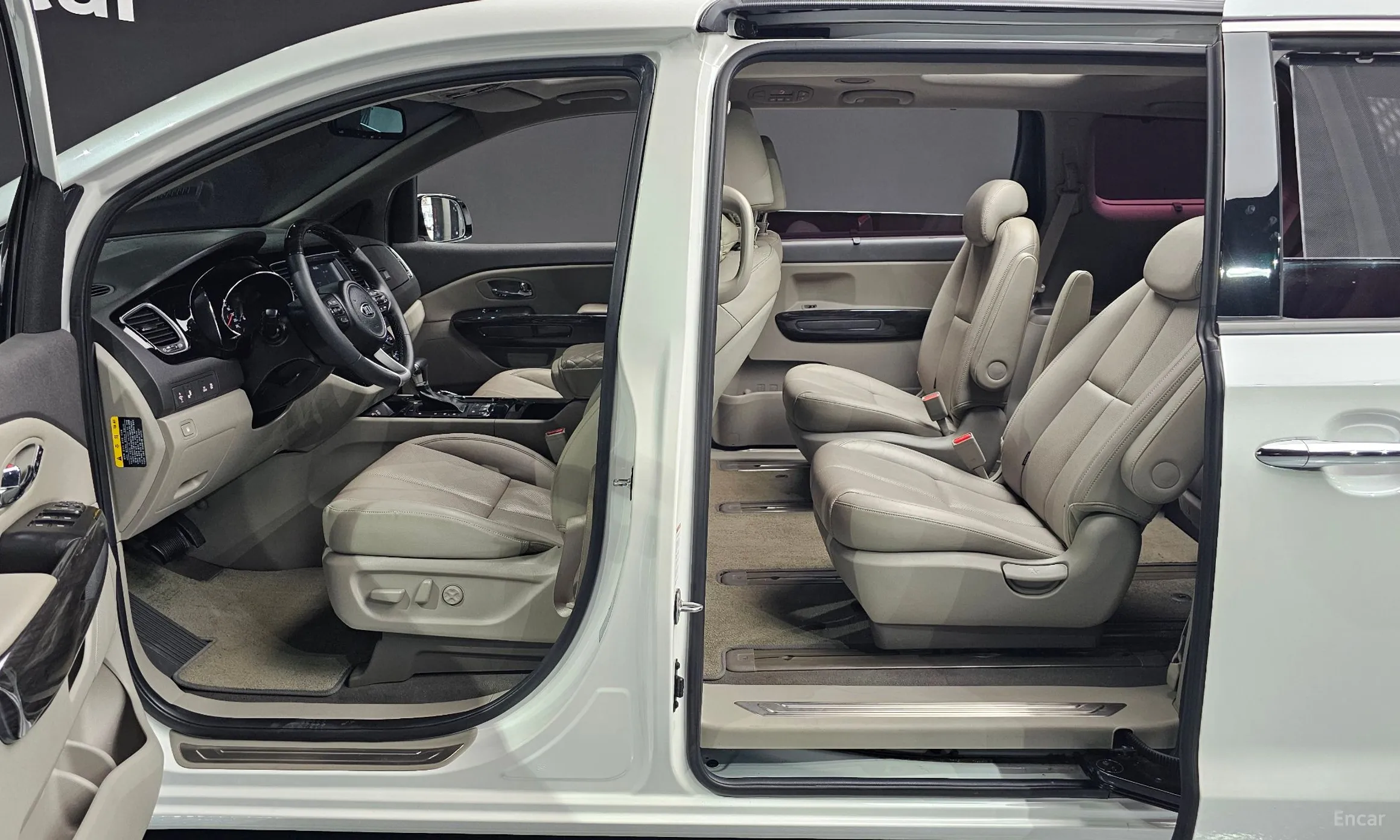 Kia Carnival превью 18