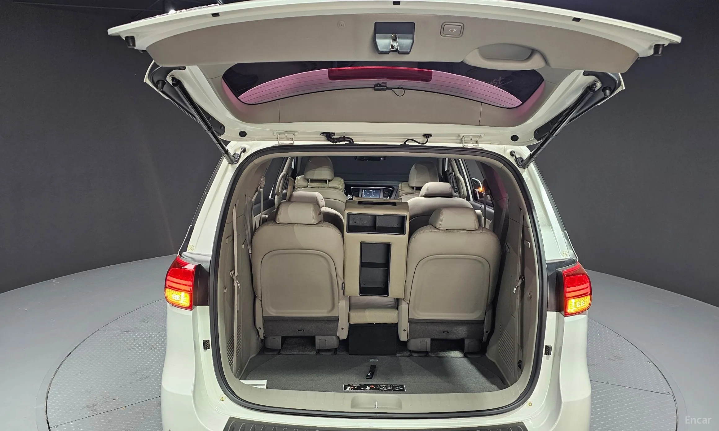 Kia Carnival превью 20
