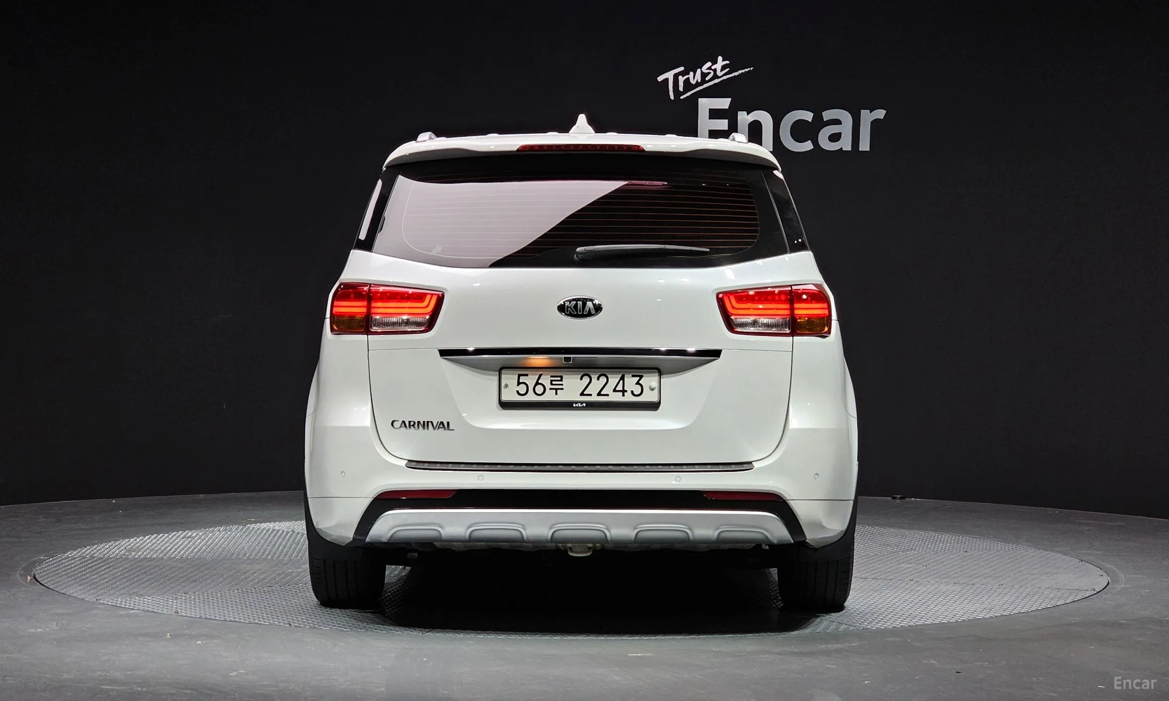 Kia Carnival превью 4