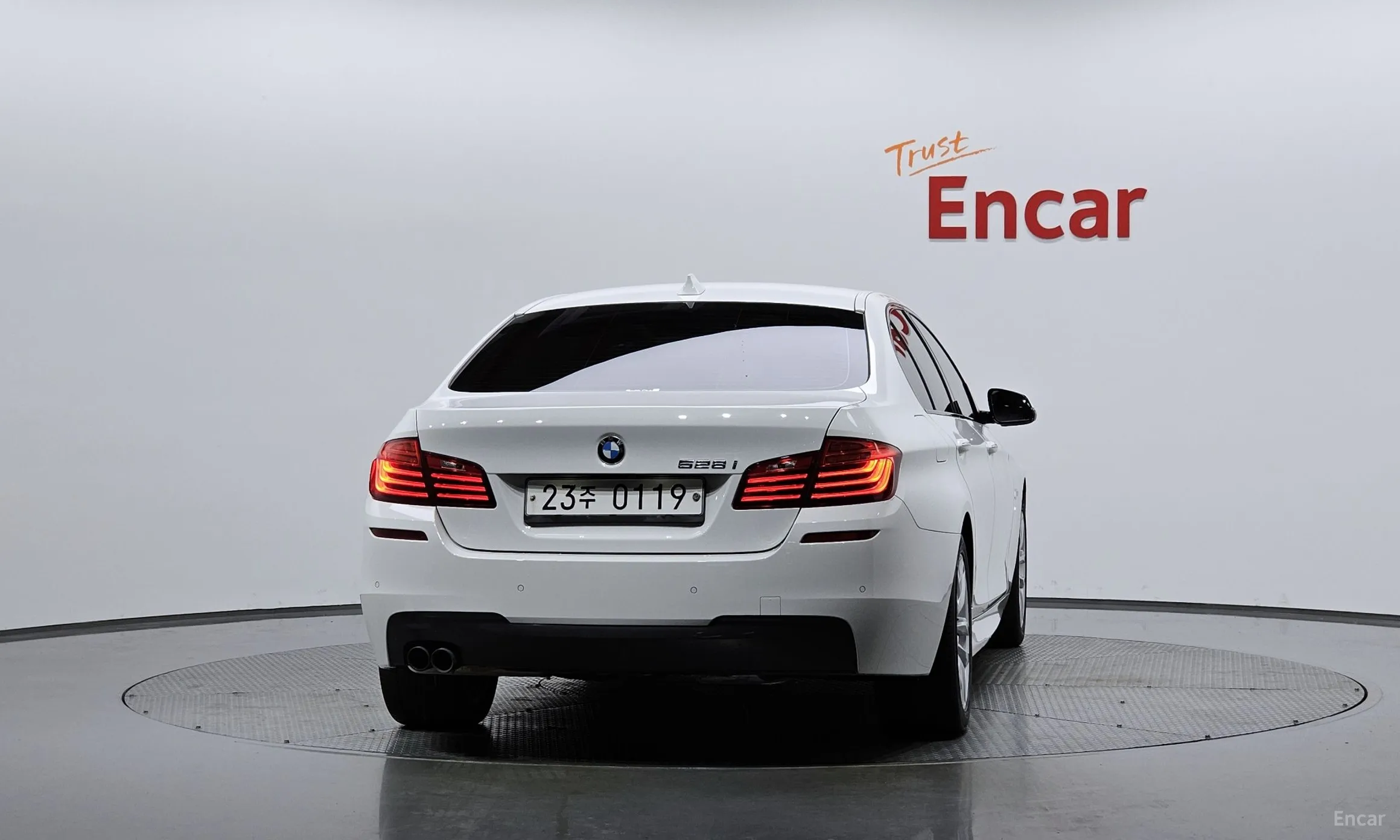 BMW 5 Series (F10) превью 3