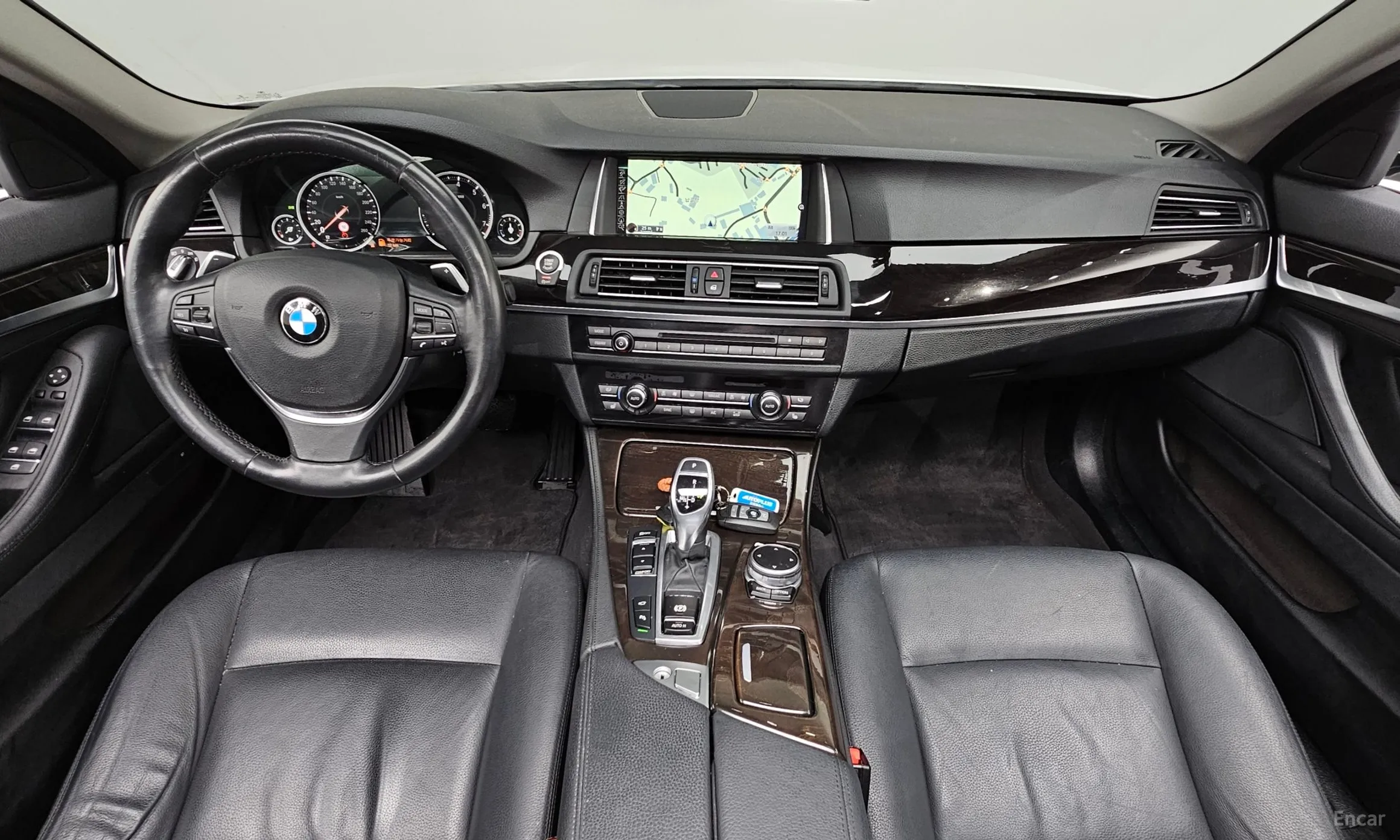 BMW 5 Series (F10) превью 4