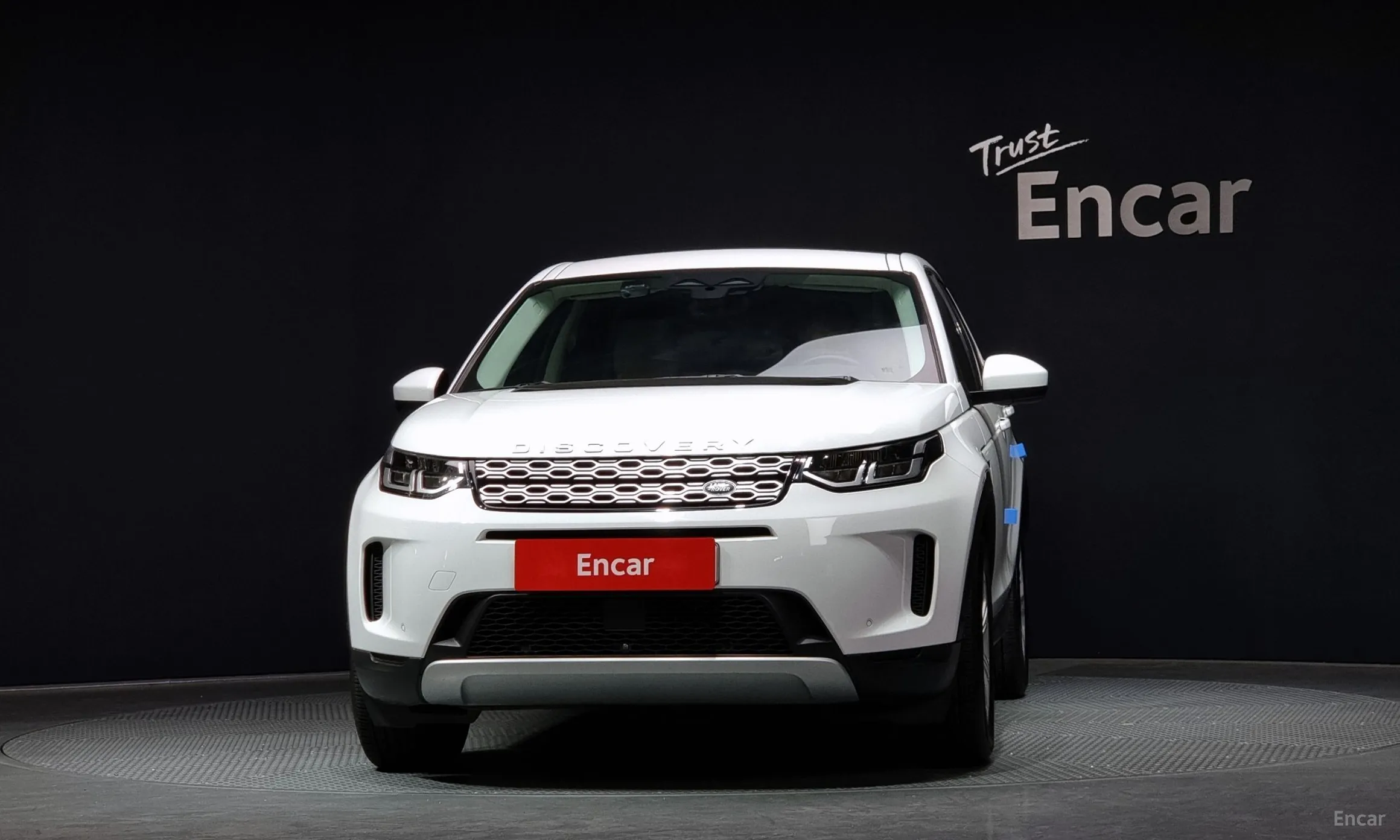 Land Rover Discovery Sports превью 2
