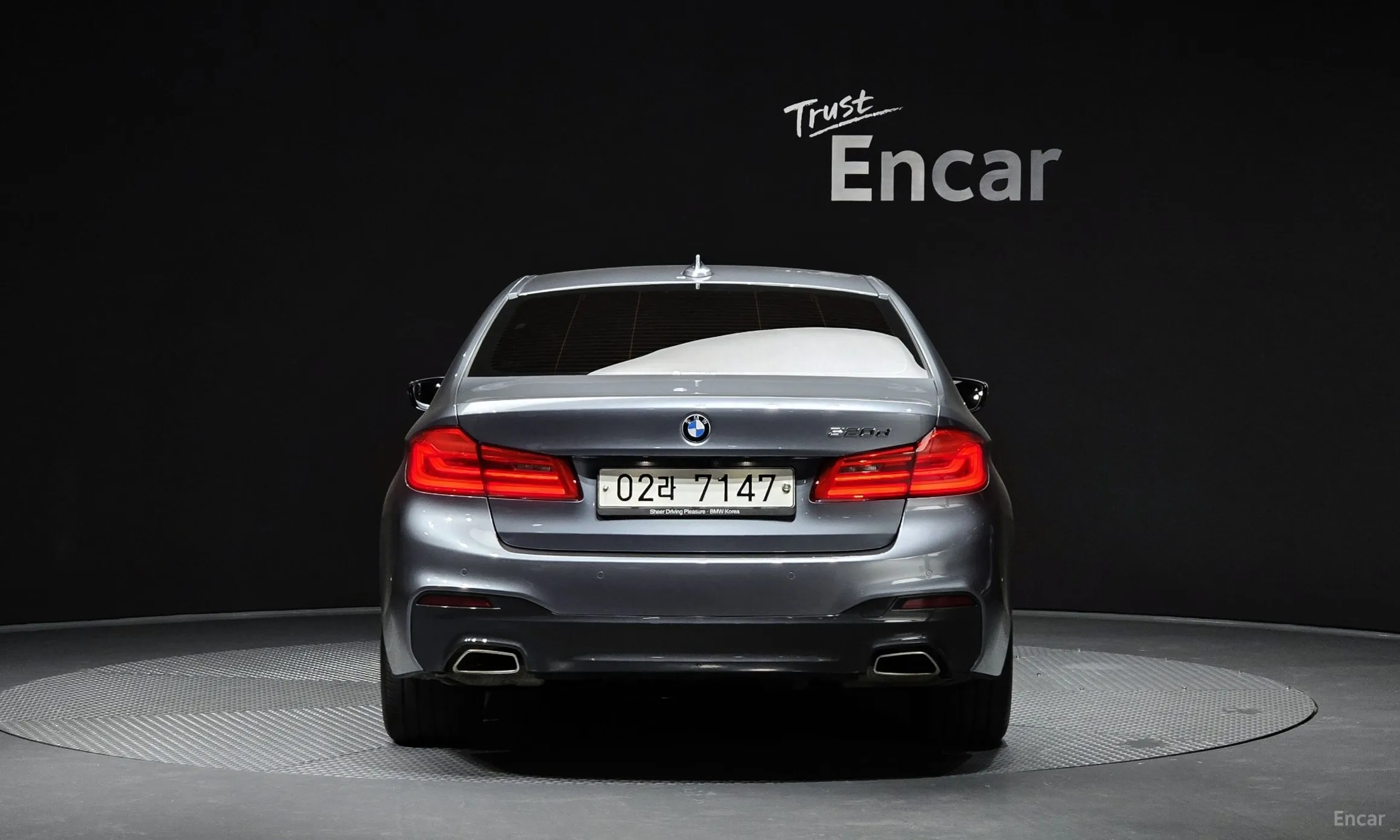 BMW 5 Series (G30) превью 3