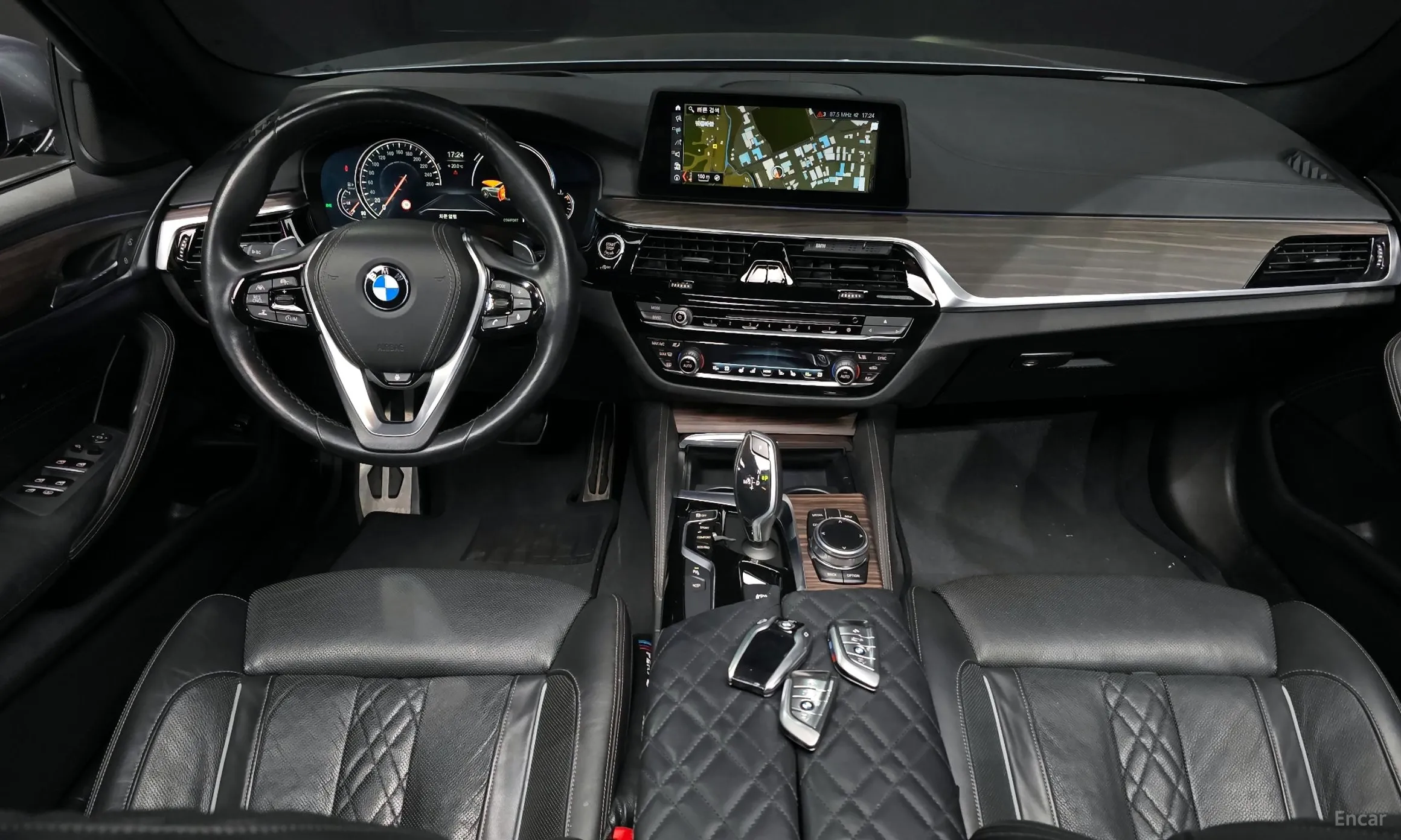 BMW 5 Series (G30) превью 4