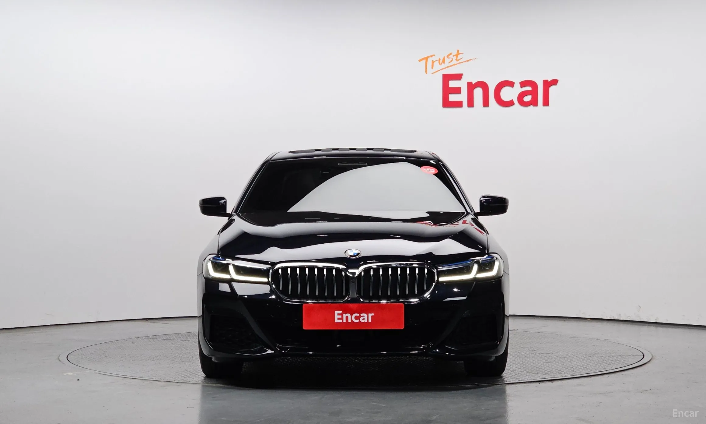 BMW 5 Series (G30) превью 2