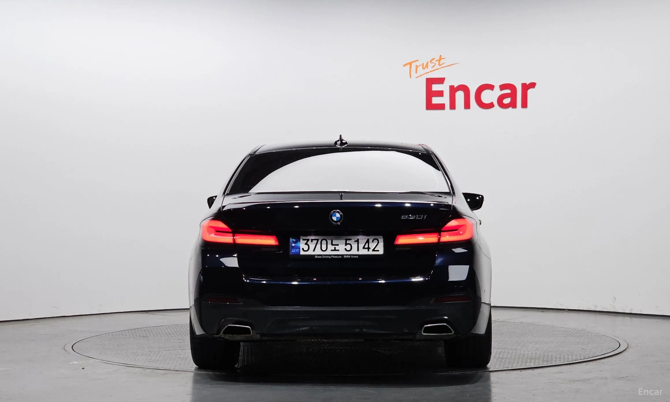 BMW 5 Series (G30) превью 3