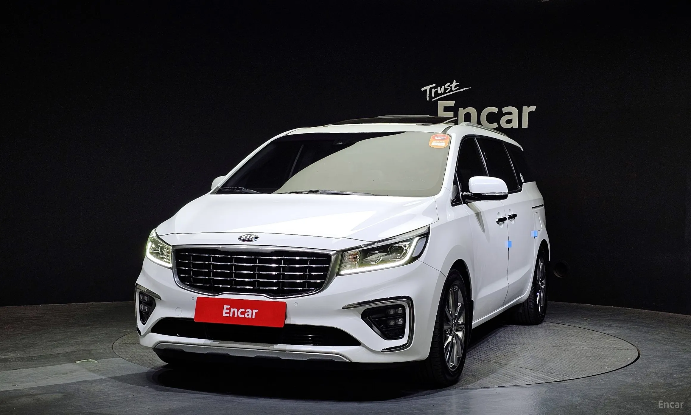 Kia Carnival превью 2
