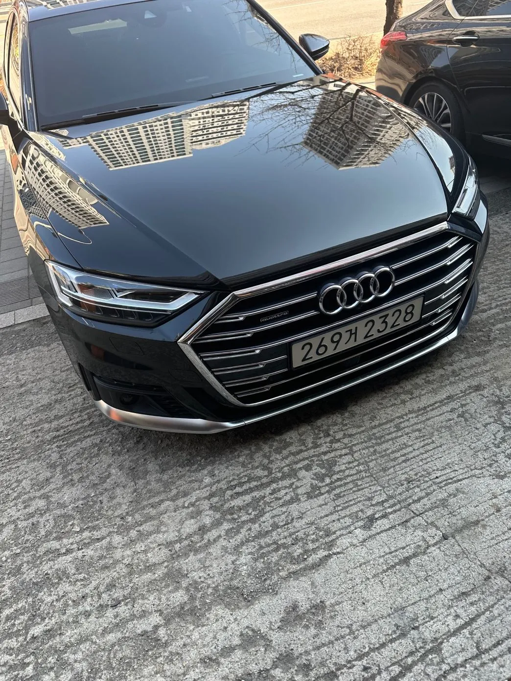 Audi A8 (D5)