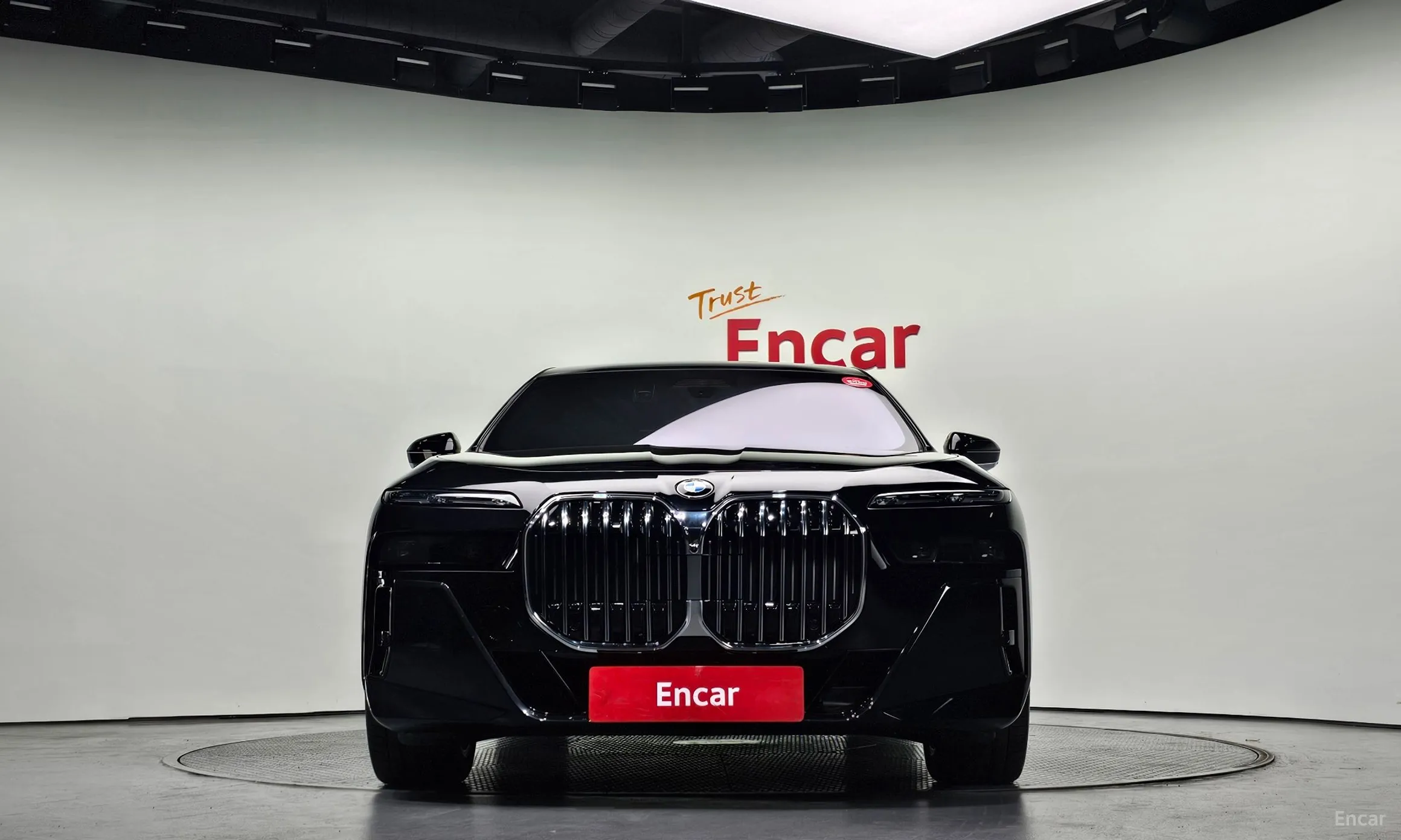BMW 7 Series (G70) превью 2