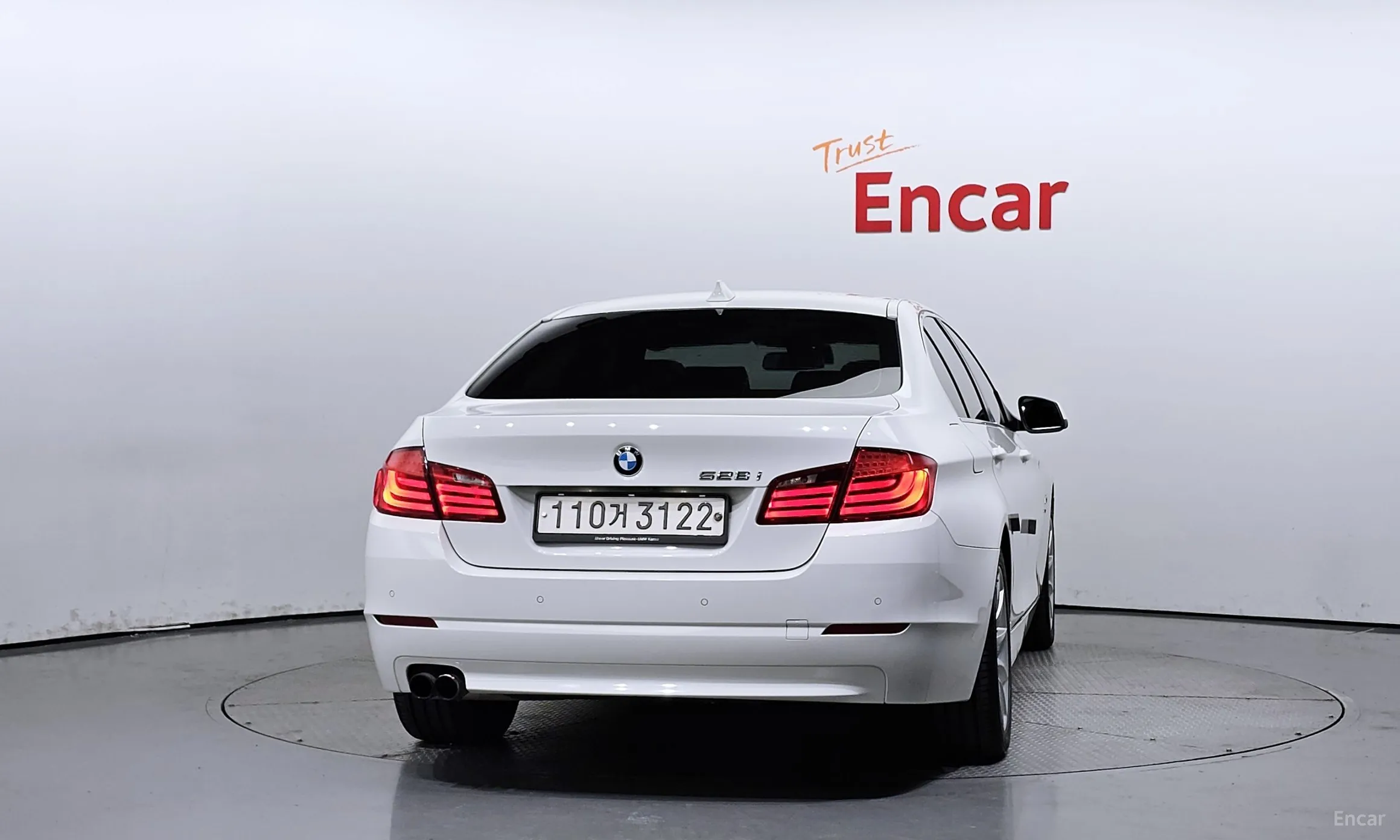 BMW 5 Series (F10) превью 3