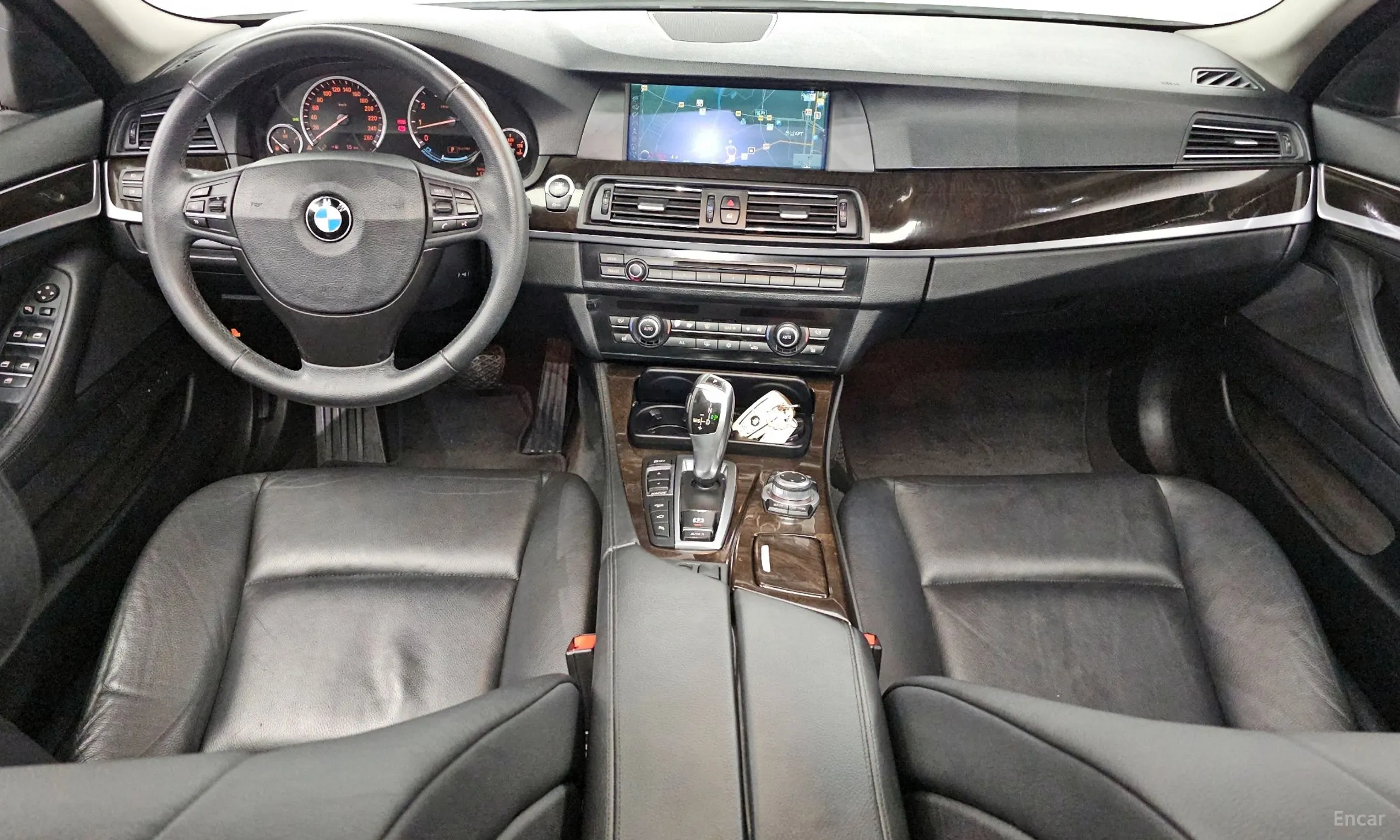 BMW 5 Series (F10) превью 4