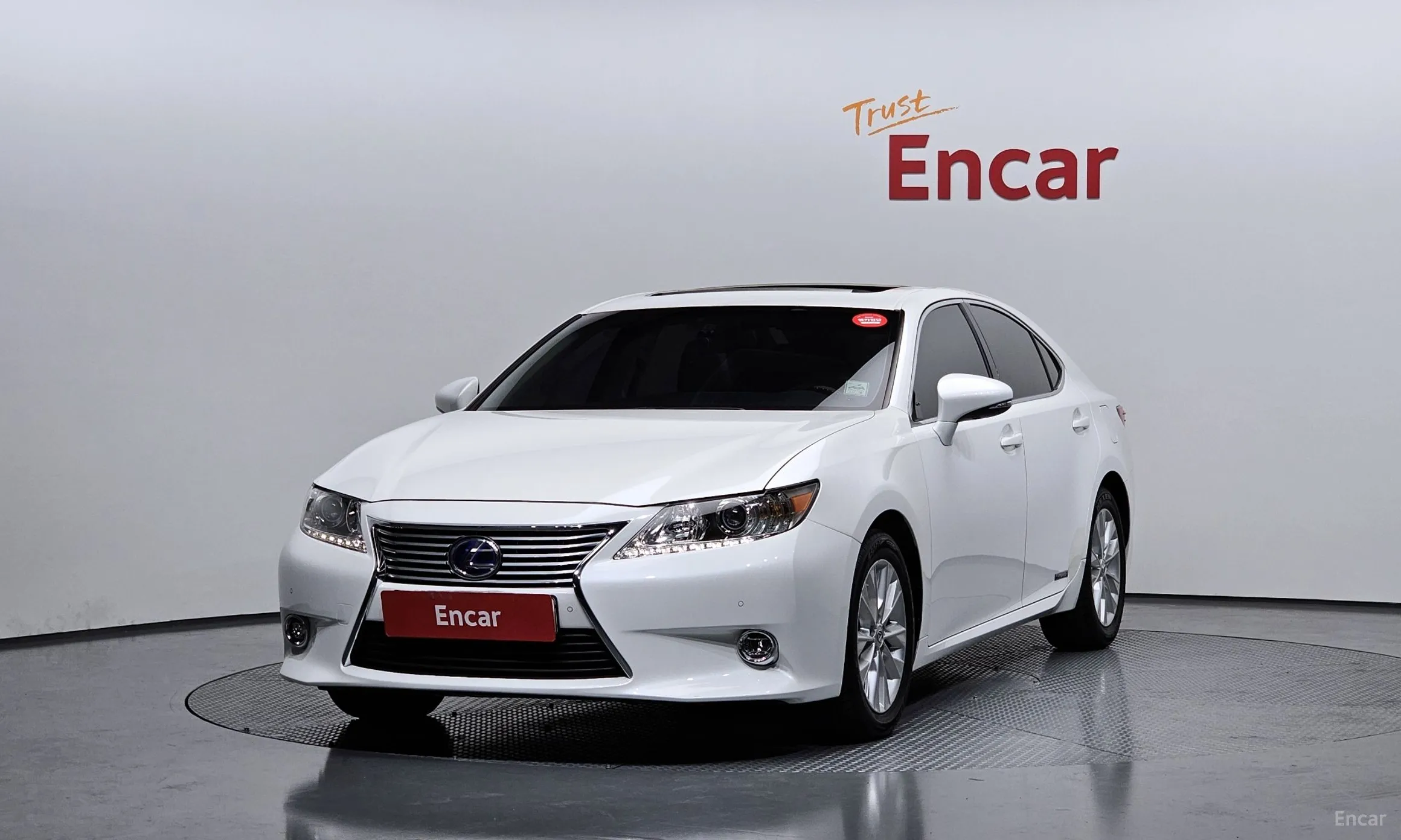 Lexus New ES300h