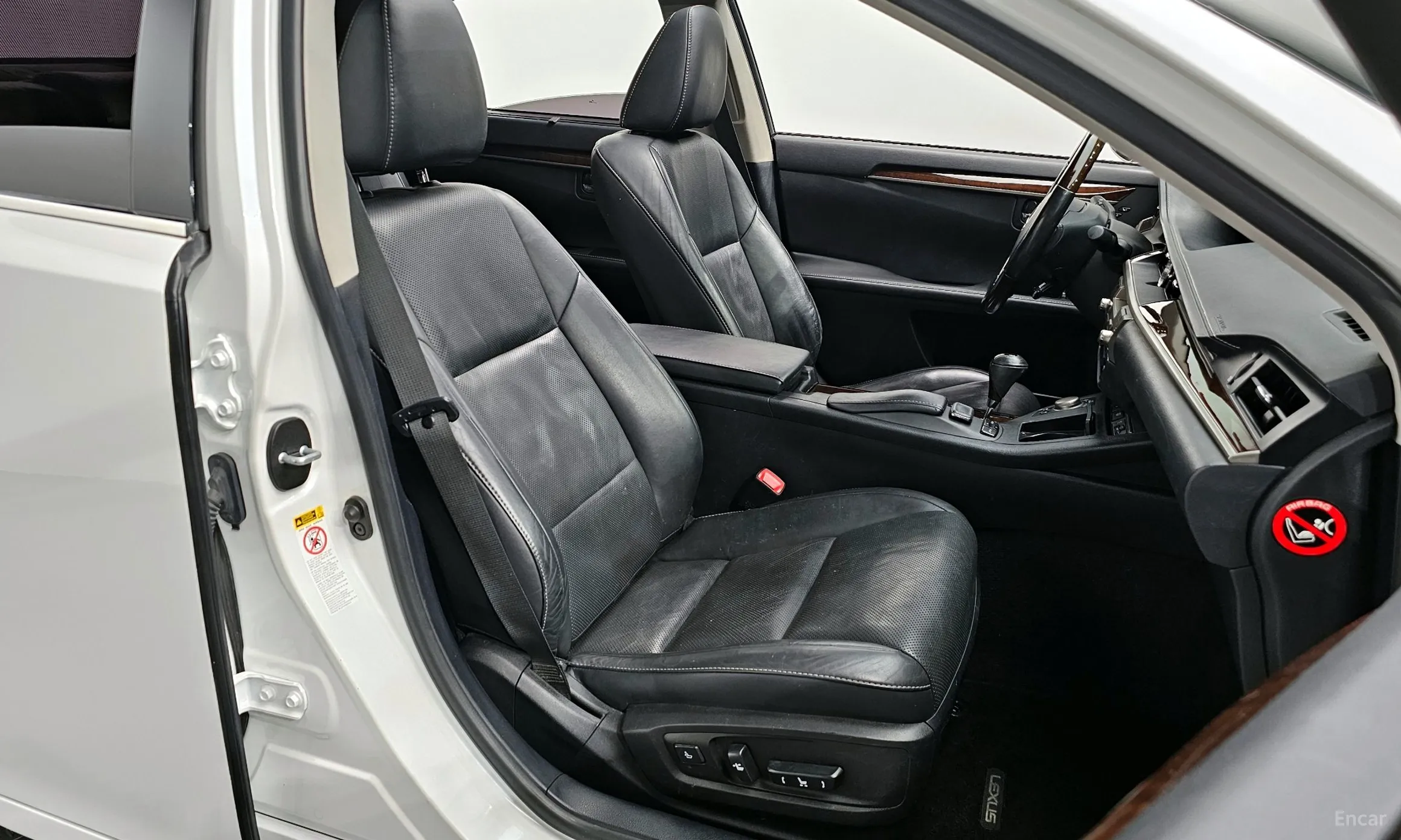 Lexus New ES300h превью 10