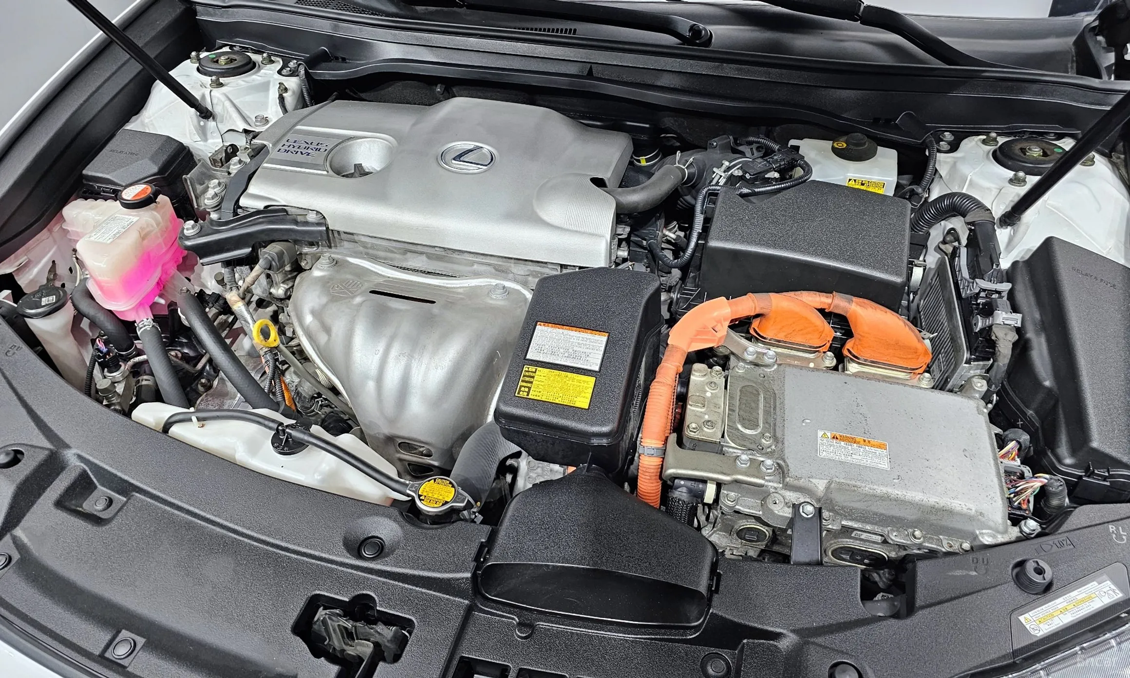 Lexus New ES300h превью 6