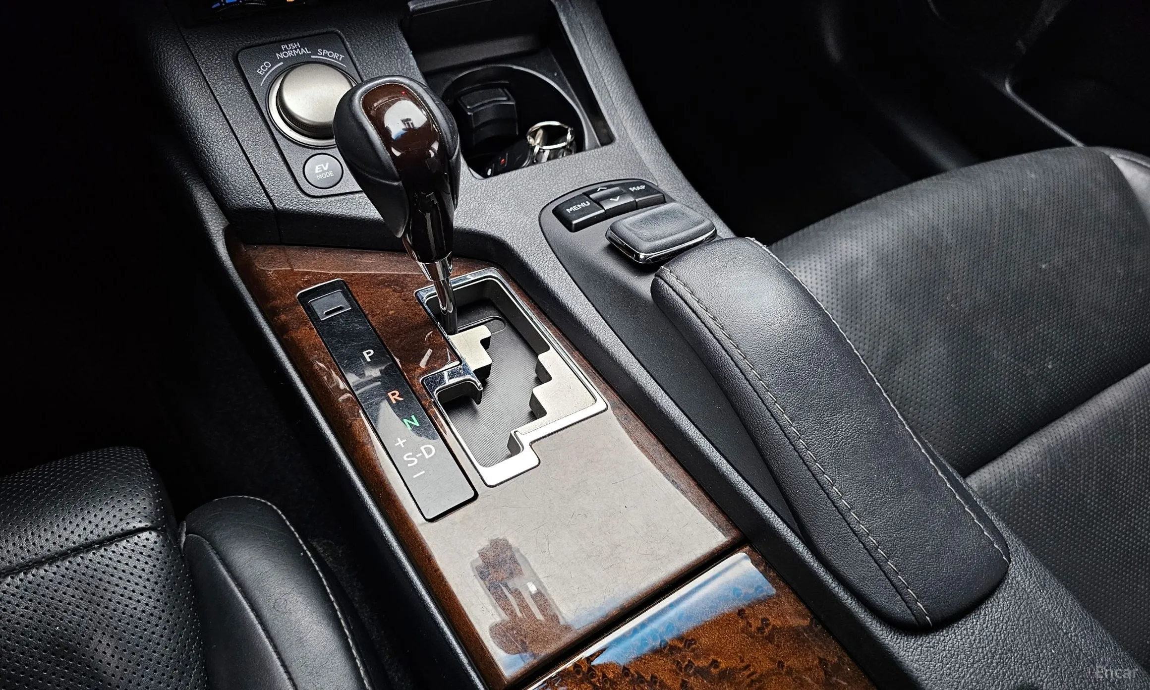 Lexus New ES300h превью 9