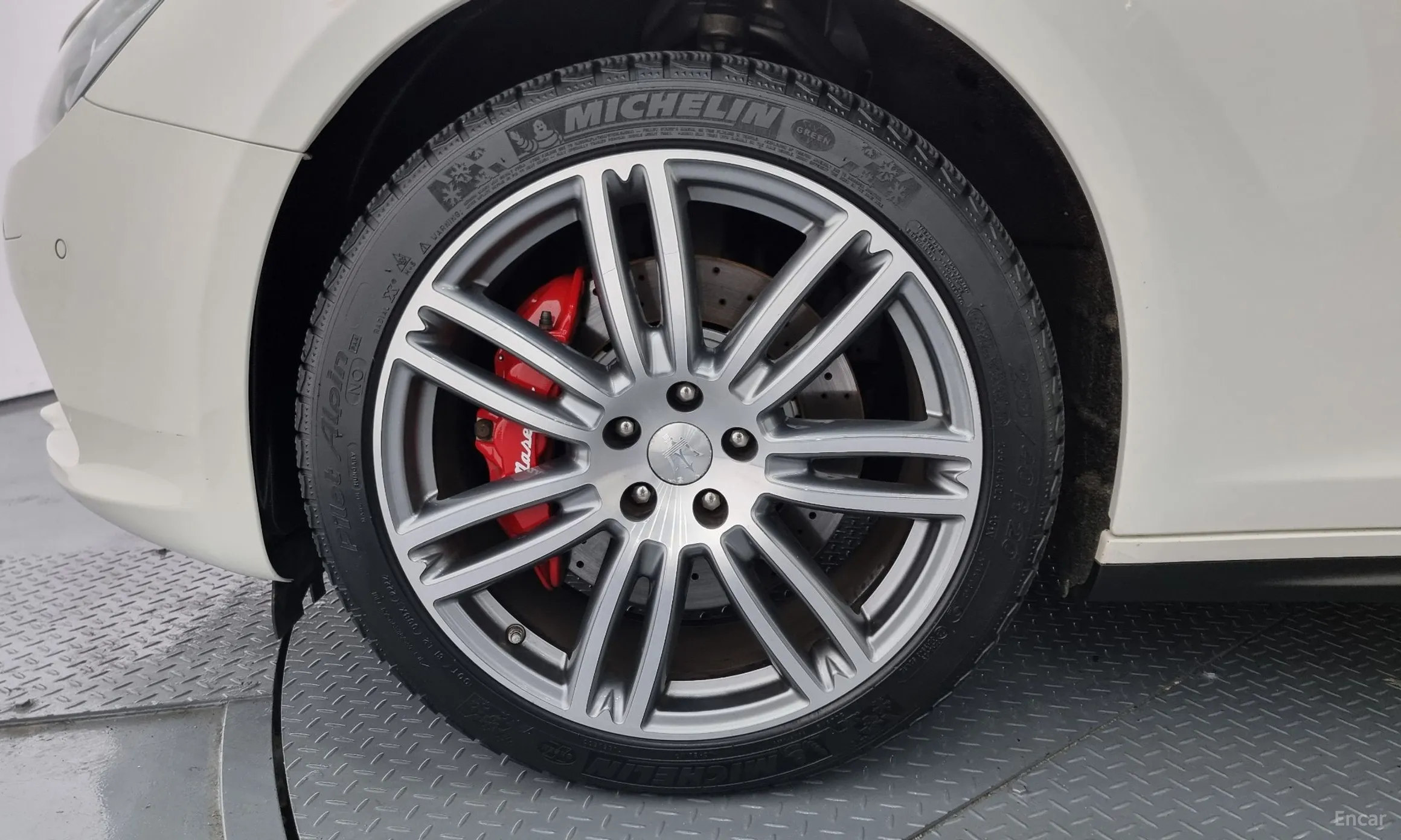 Maserati Ghibli превью 5